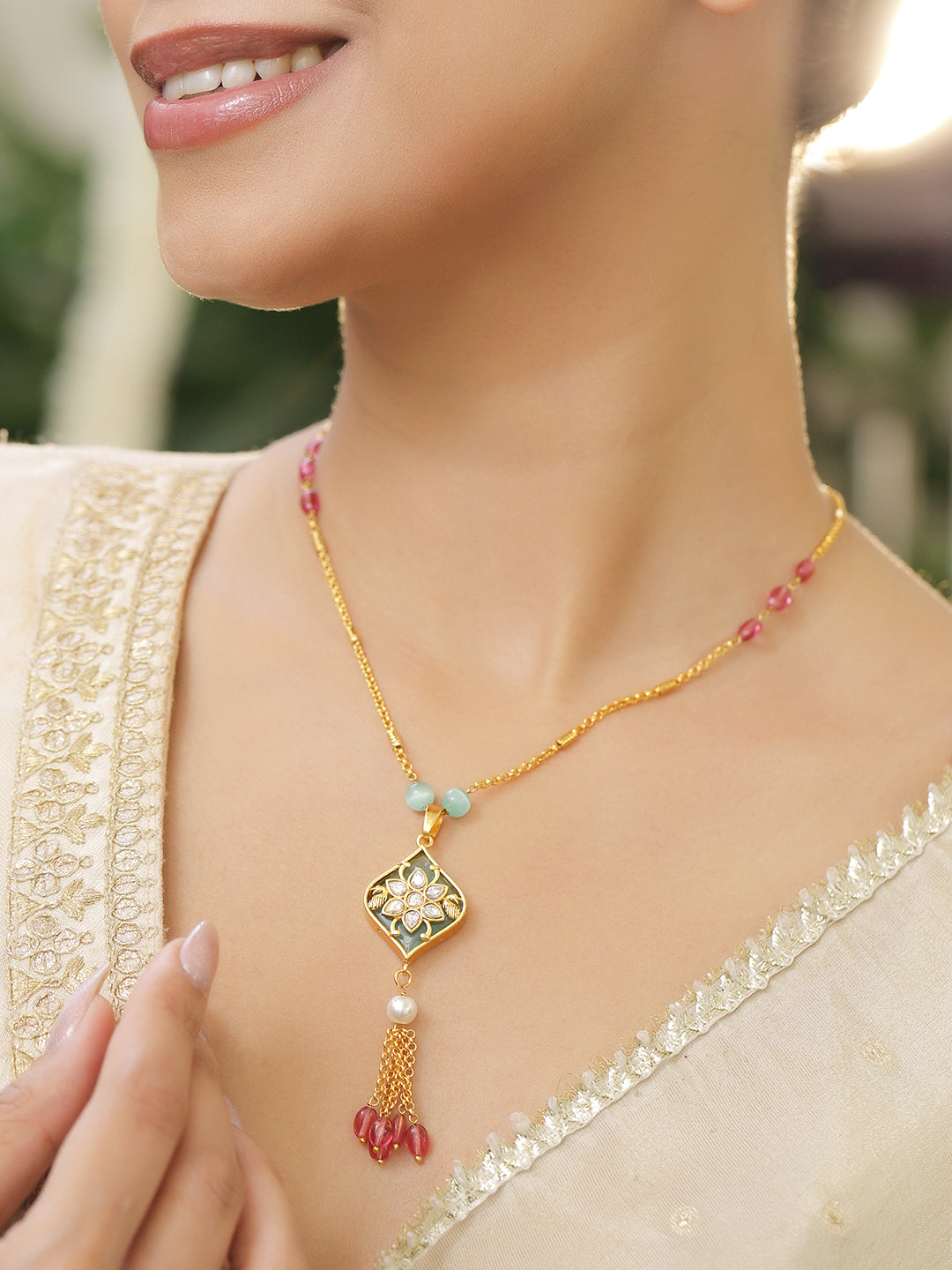 Captivating Multicolour Gold Plated Pendant Necklace フリーサイズ