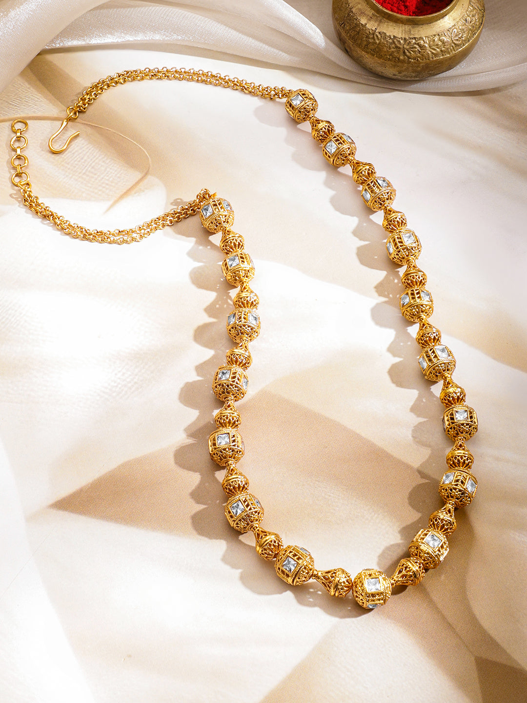 White Studded Traditional Gold Beaded Necklace フリーサイズ
