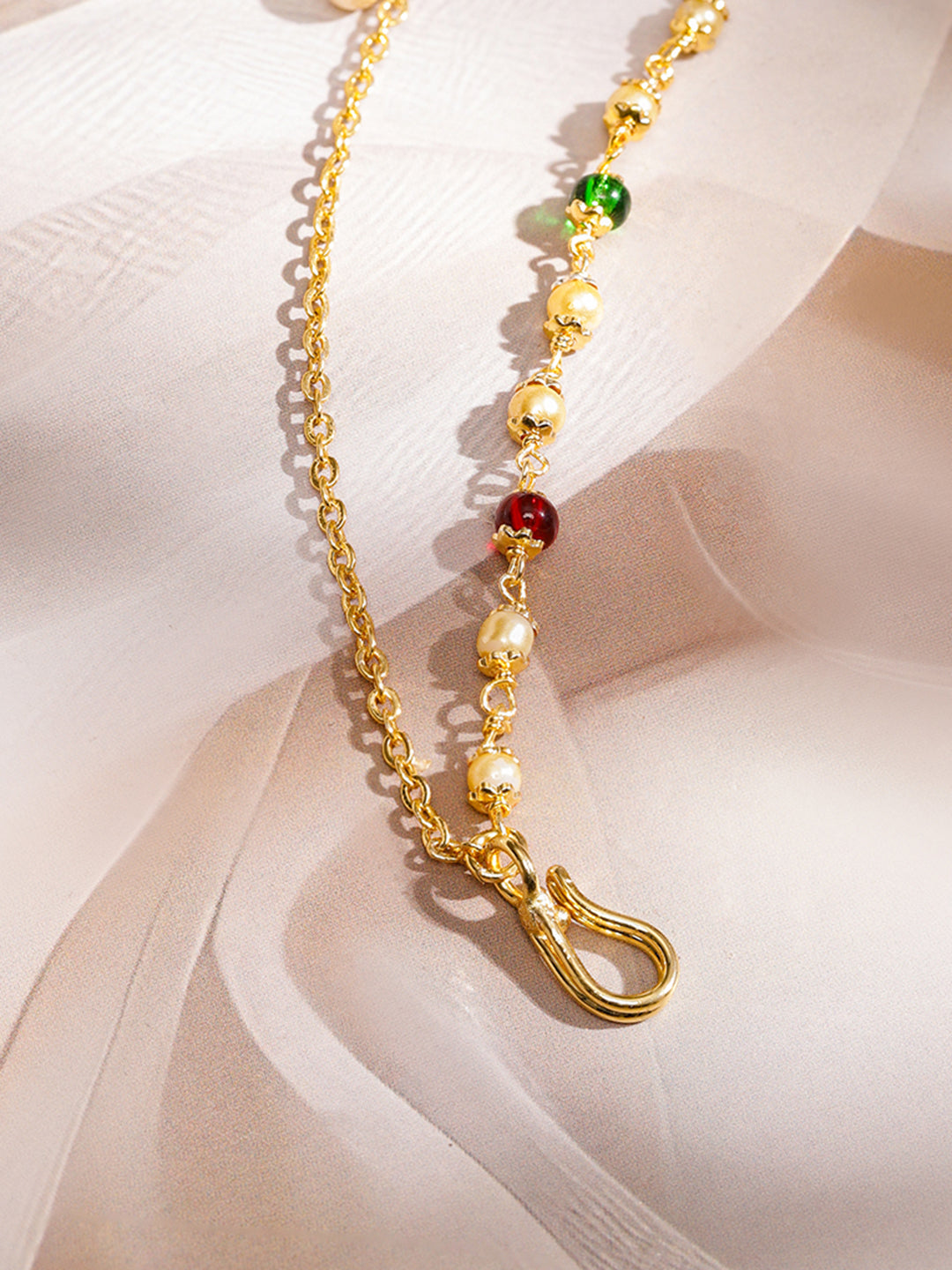 Rubans 18K Gold-Plated Ruby Kundan Studded Multi-Colour Pearl Bead Triple-Layer Chain Nath Nosepin フリーサイズ