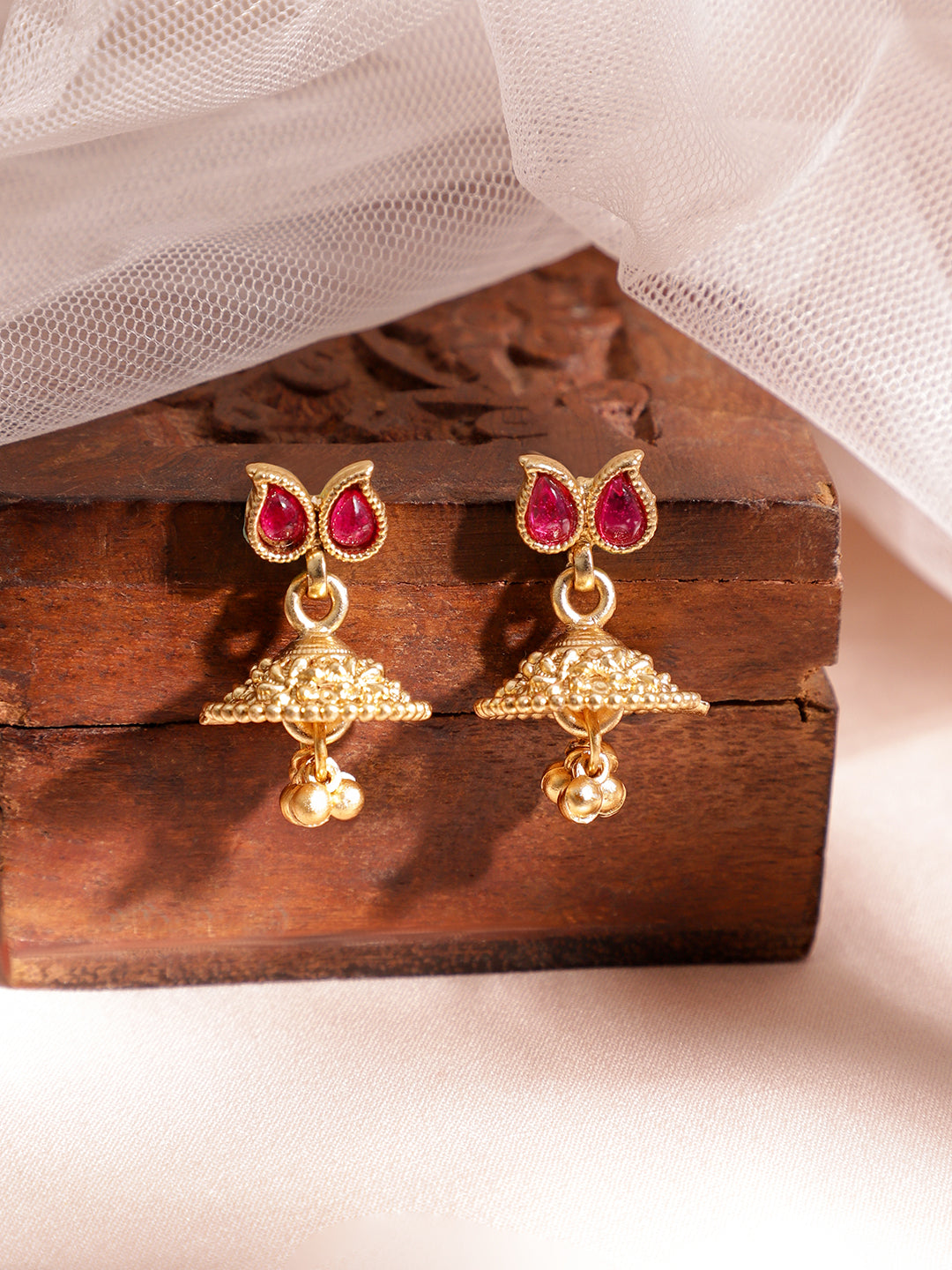Ruby Studded Gold Necklace Set Red
