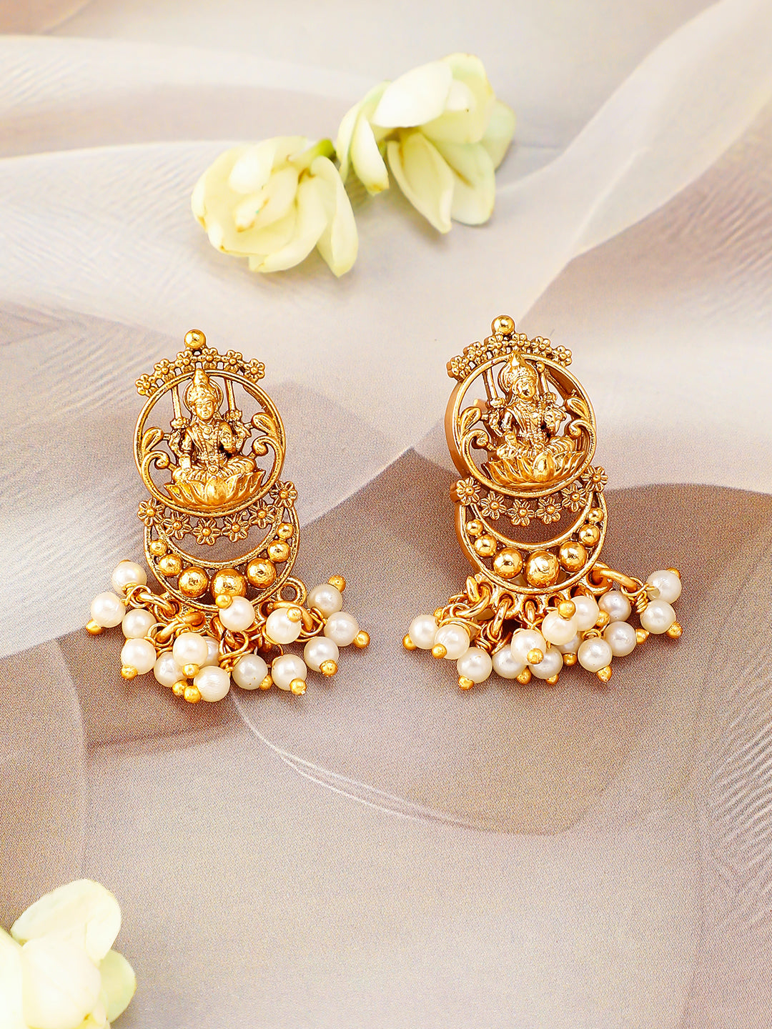 Laxmi Motif Golden Necklace Set with Pearl Drops フリーサイズ