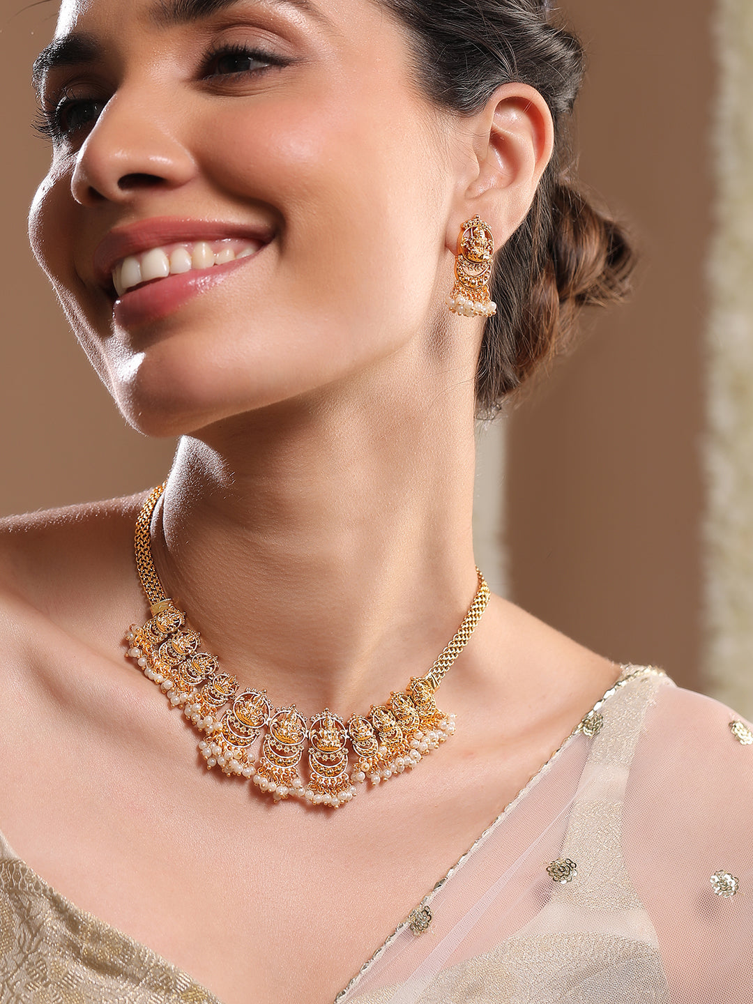 Laxmi Motif Golden Necklace Set with Pearl Drops フリーサイズ
