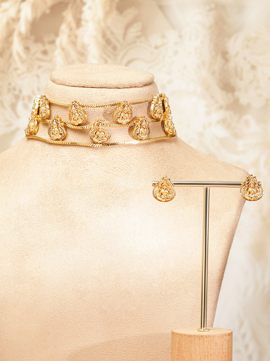 Laxmi Motif Triple Layered Choker Set フリーサイズ