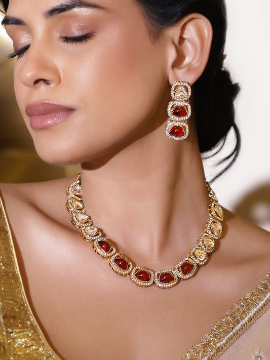White Ruby Studded Gold Necklace Set With Maangtikka フリーサイズ