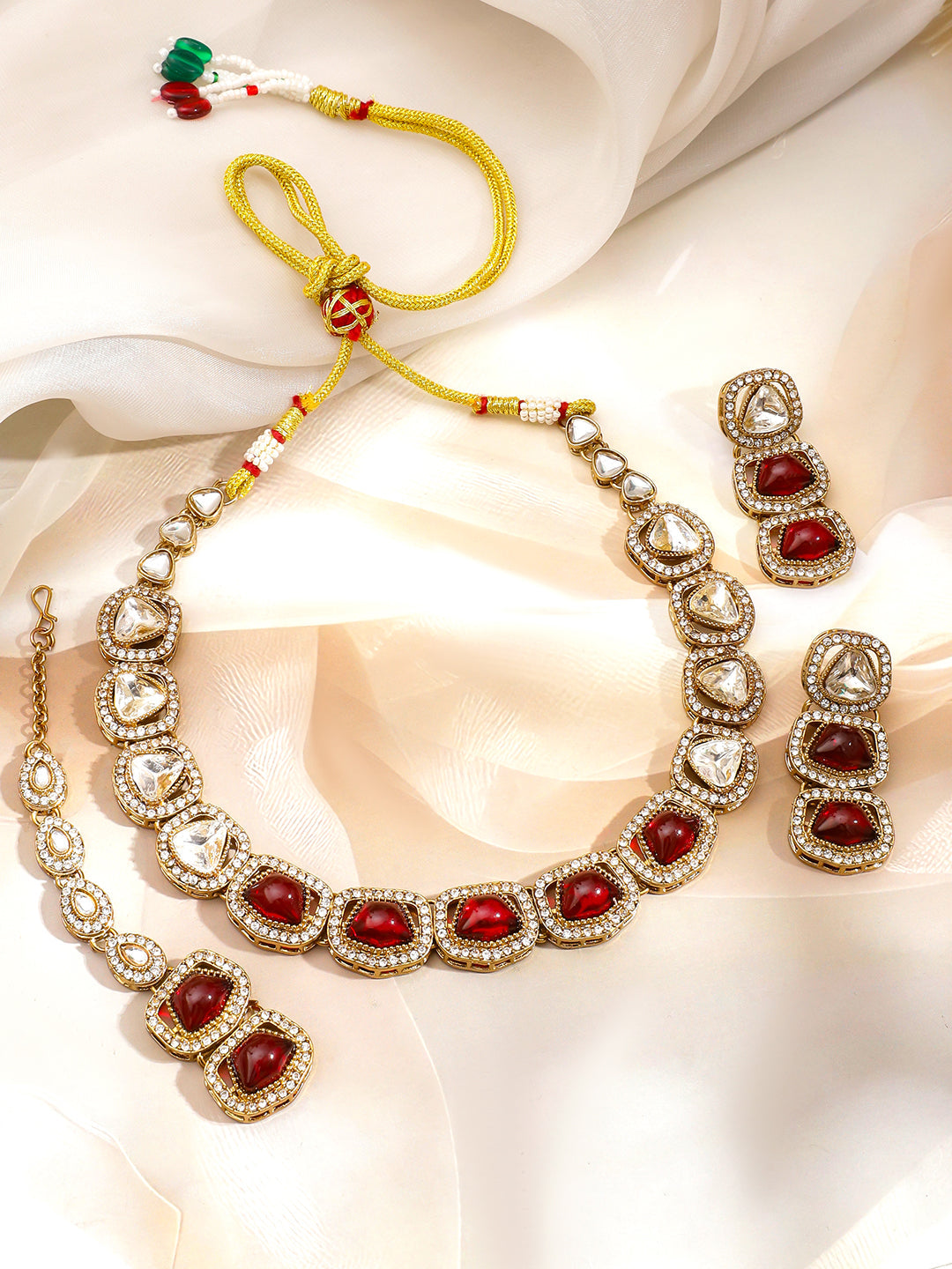 White Ruby Studded Gold Necklace Set With Maangtikka フリーサイズ