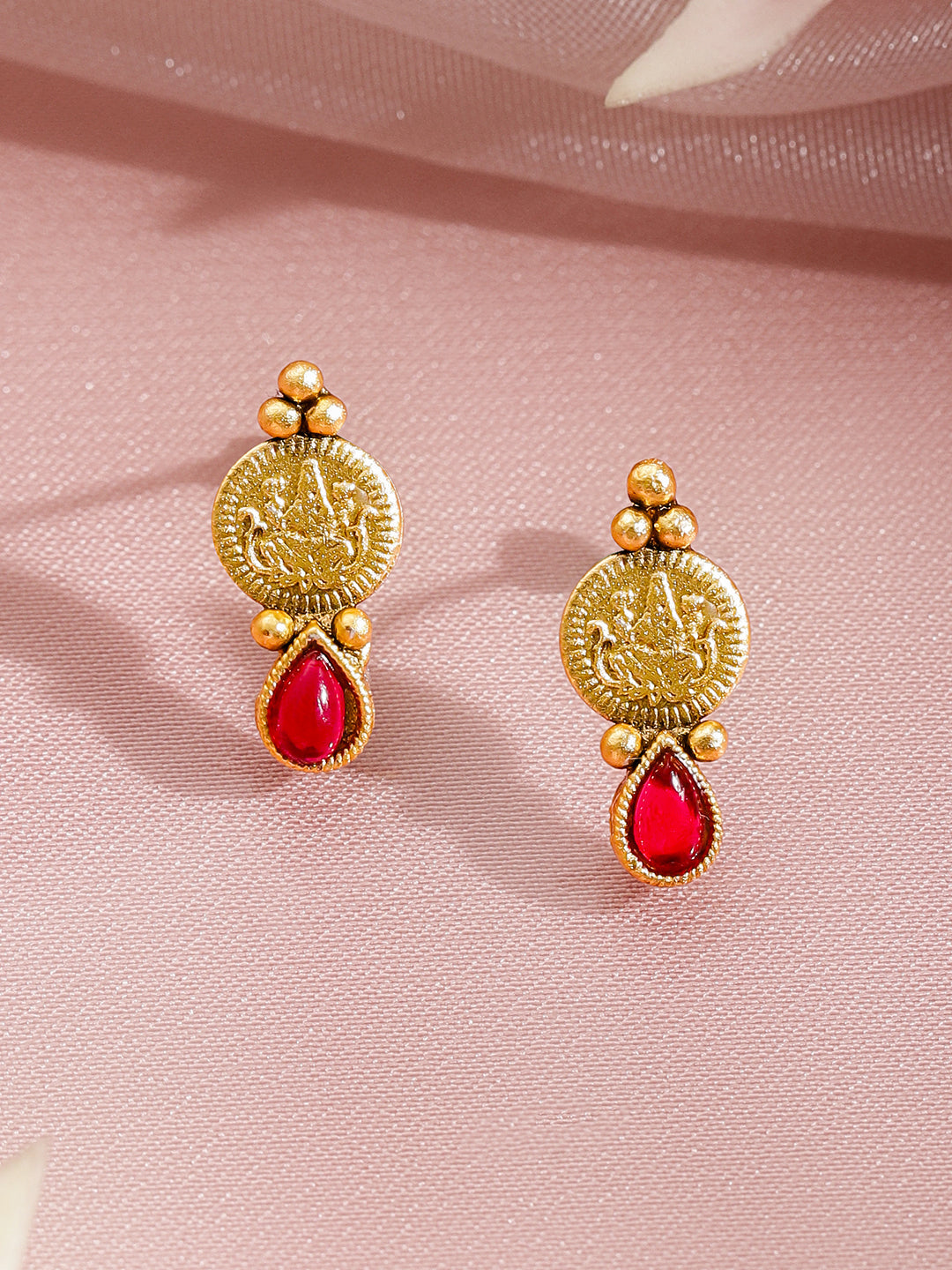 Laxmi Motif Gold Toned Ruby Necklace Set フリーサイズ