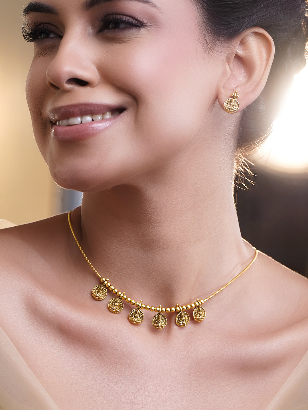 Laxmi Motif Gold Tone Necklace Set フリーサイズ