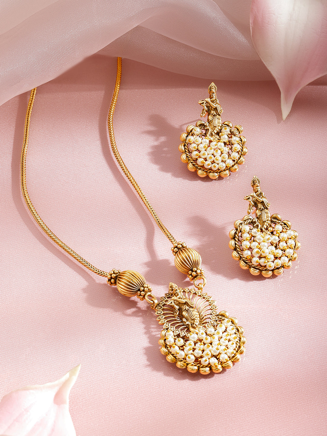 Laxmi Motif Pearl Embellished Pendant Necklace Set フリーサイズ