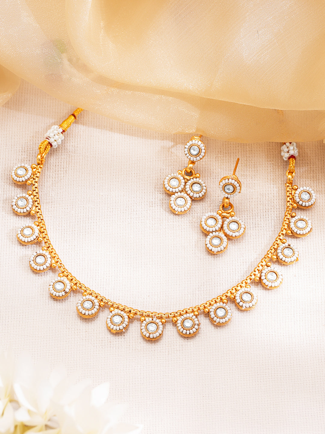 Gold Plated Brass White Kundan Pearl Charm Necklace Set フリーサイズ