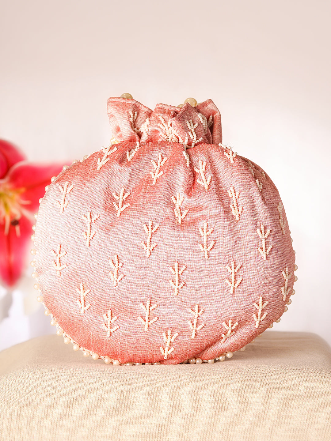 Blush Pearl Embroidered Potli Bag フリーサイズ