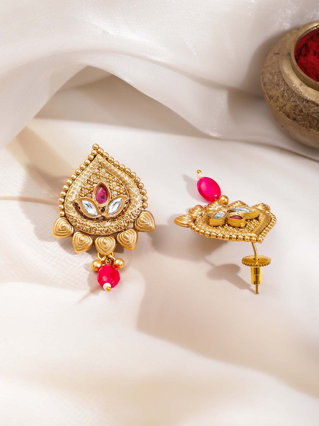 Gold-Plated Temple Pendant and Earrings フリーサイズ