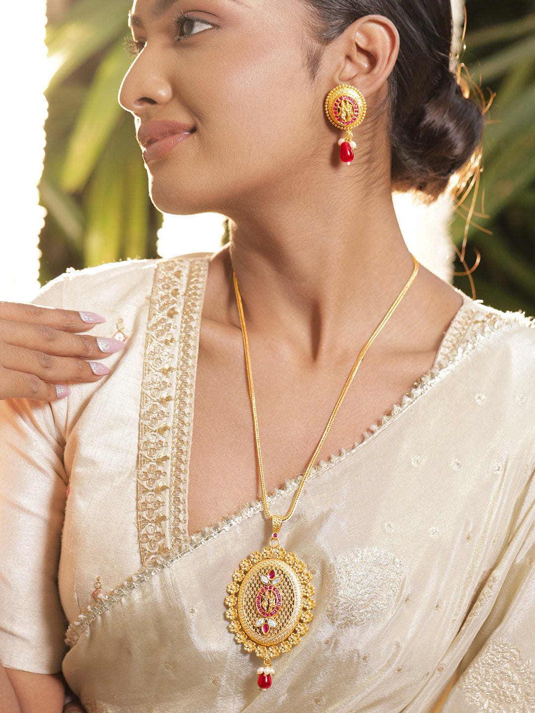 Women Gold Brass Radha Krishna 18K Gold Plated Pendant Set フリーサイズ