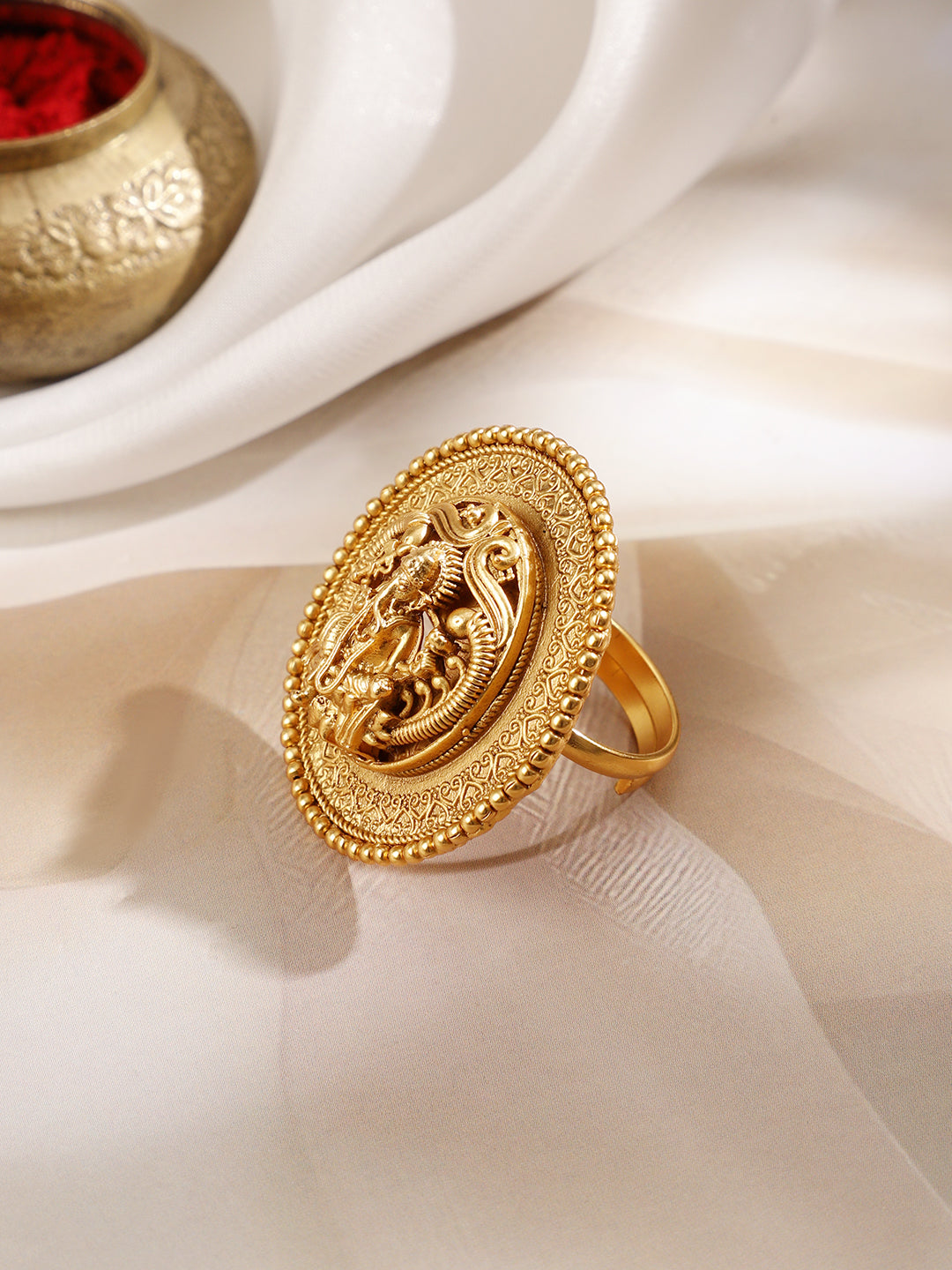 Ganesh Motif Gold Toned Ring フリーサイズ