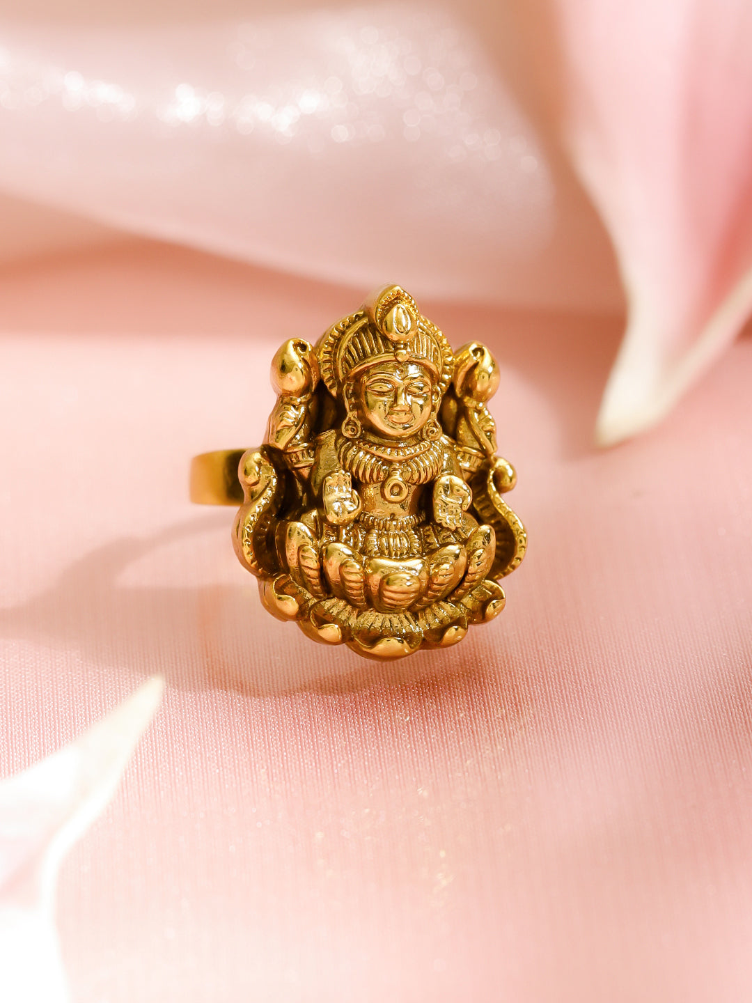 Laxmi Motif Gold Toned Statement Ring フリーサイズ