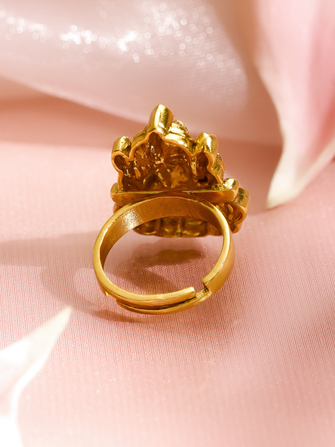 Laxmi Motif Gold Toned Statement Ring フリーサイズ