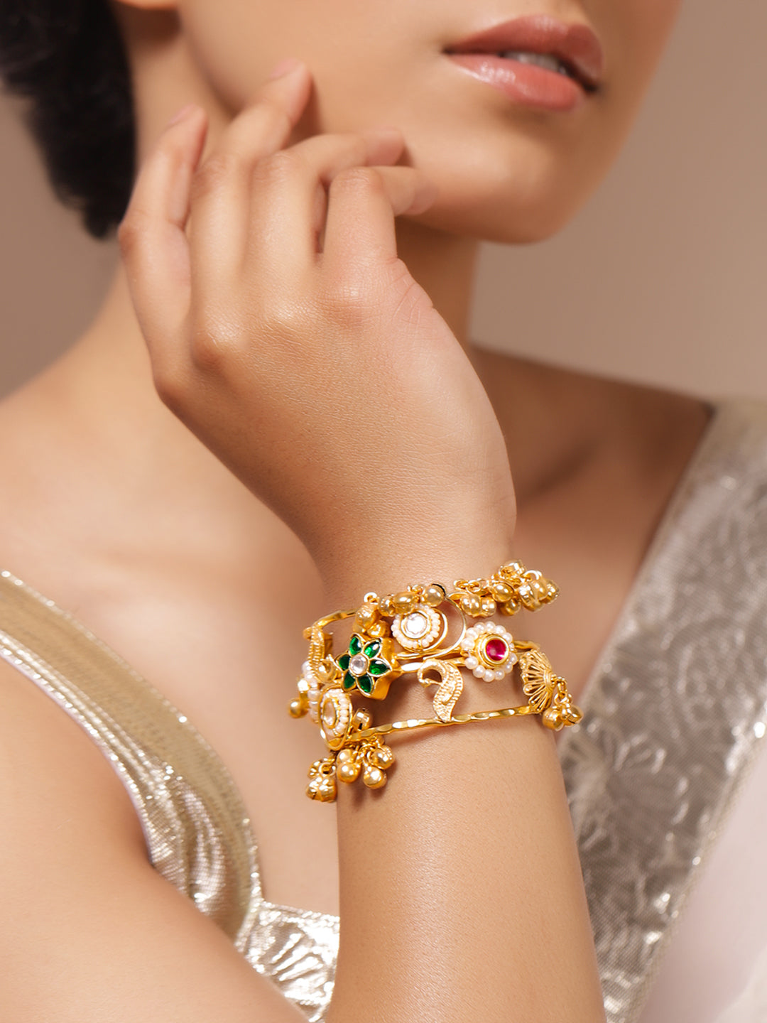 Floral Green Gold Toned Bracelet フリーサイズ