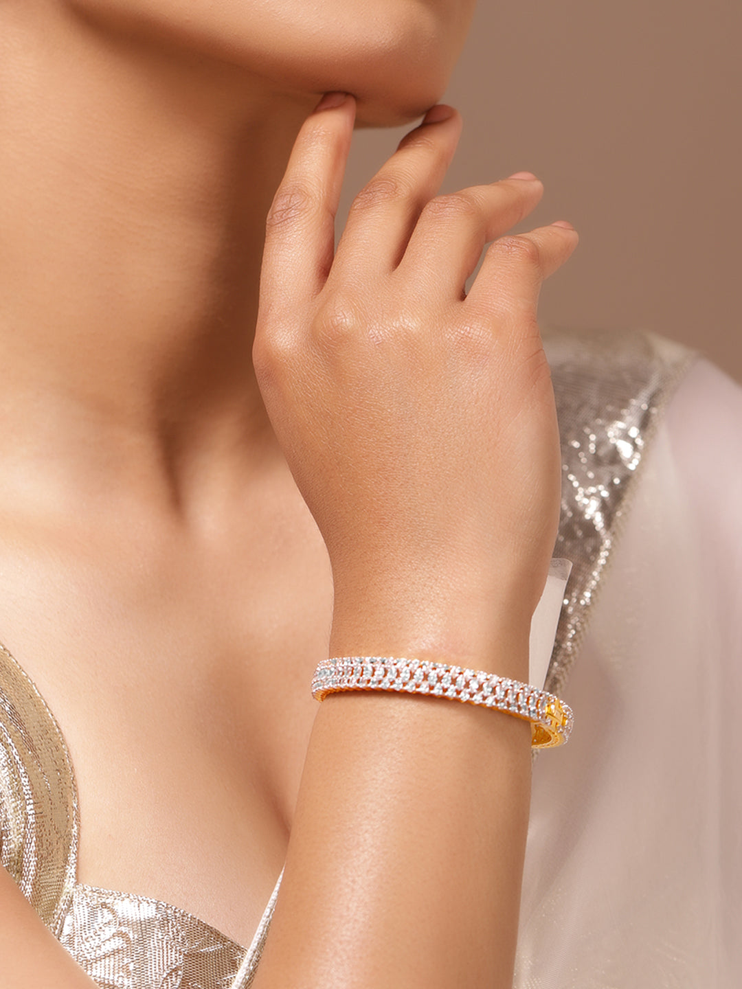 Rubans Women Brass Cubic Zirconia Handcrafted Gold-Plated Bangle-Style Bracelet フリーサイズ