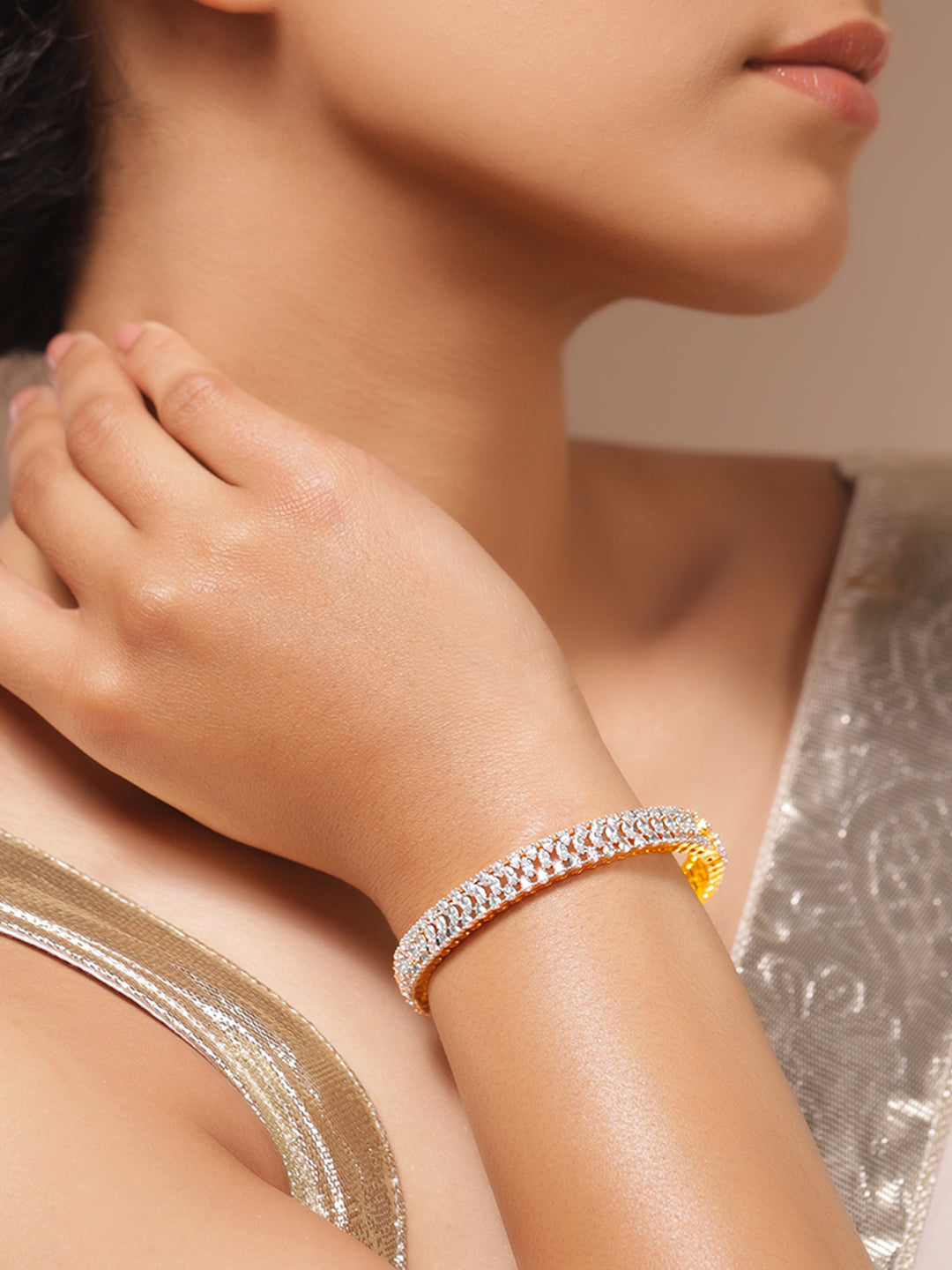 Rubans Women Brass Cubic Zirconia Handcrafted Gold-Plated Bangle-Style Bracelet フリーサイズ