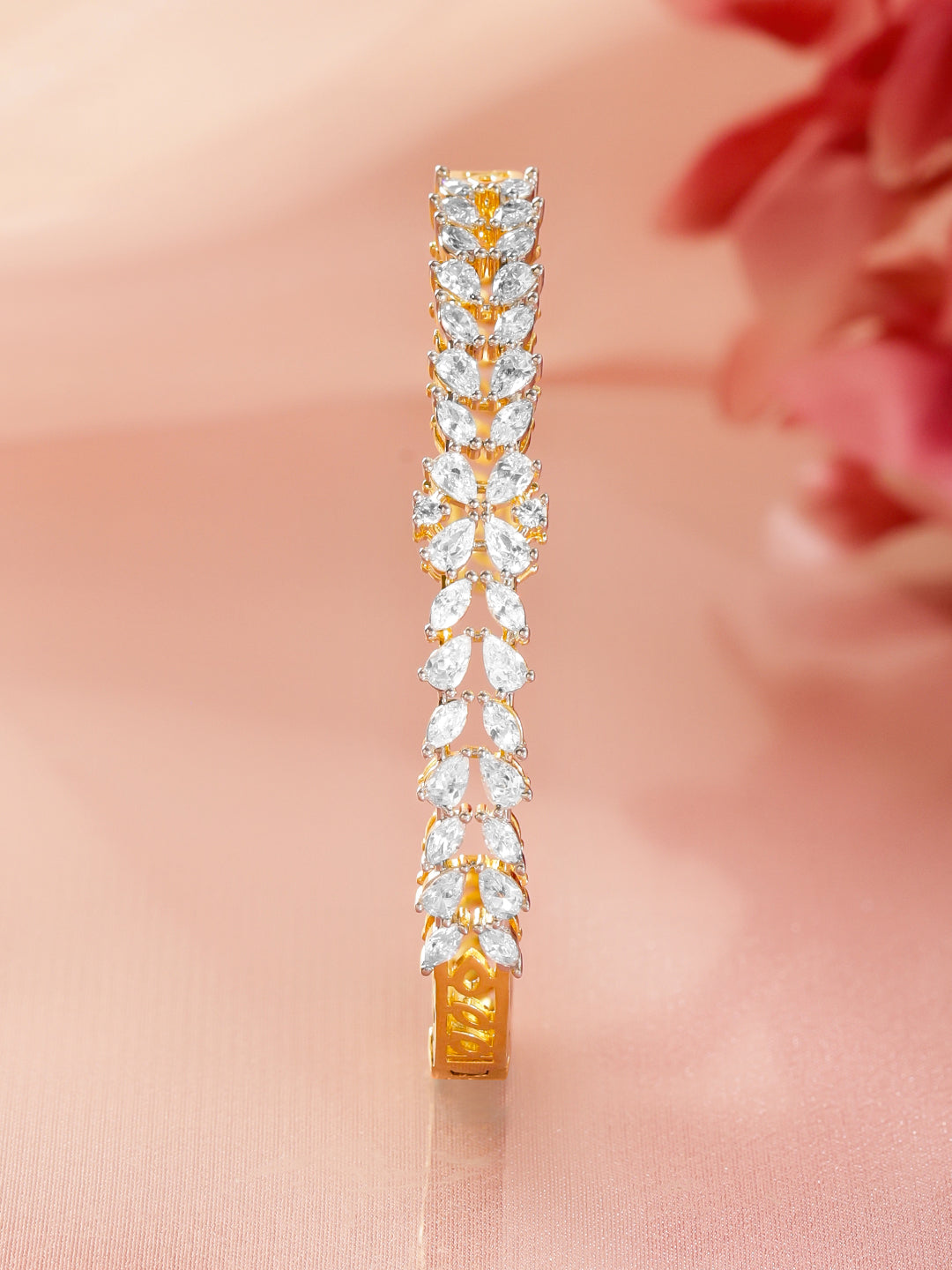 Rubans Women Brass Cubic Zirconia Gold-Plated Cuff Bracelet フリーサイズ