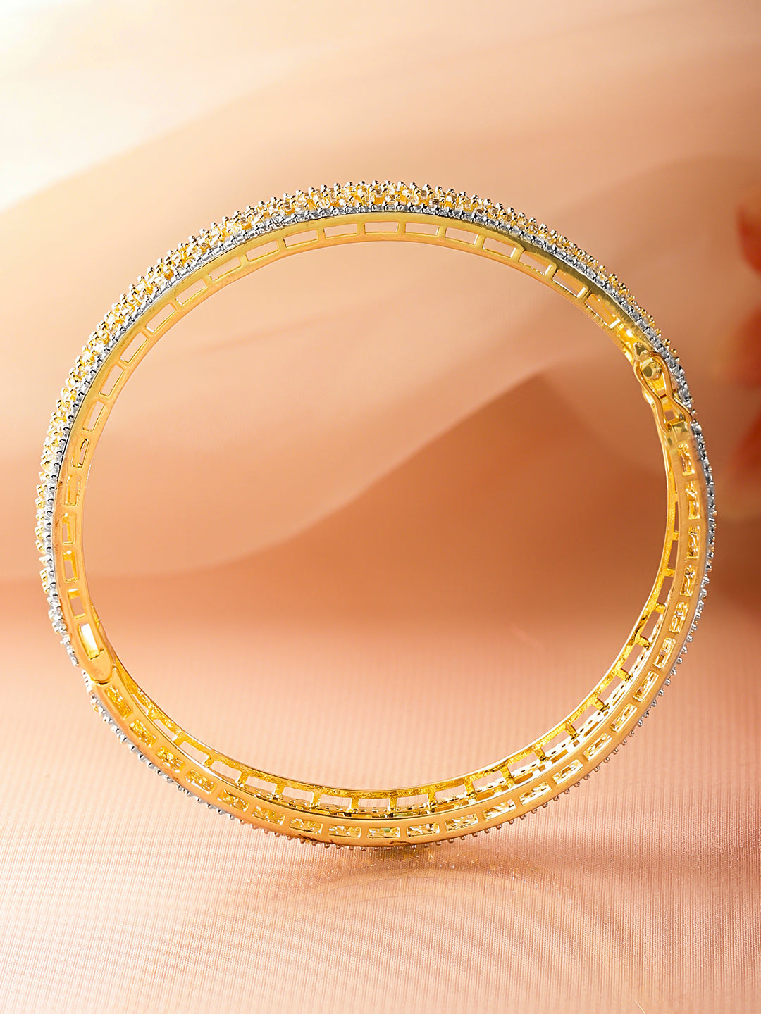 American Diamond Zirconia Golden Bracelet フリーサイズ