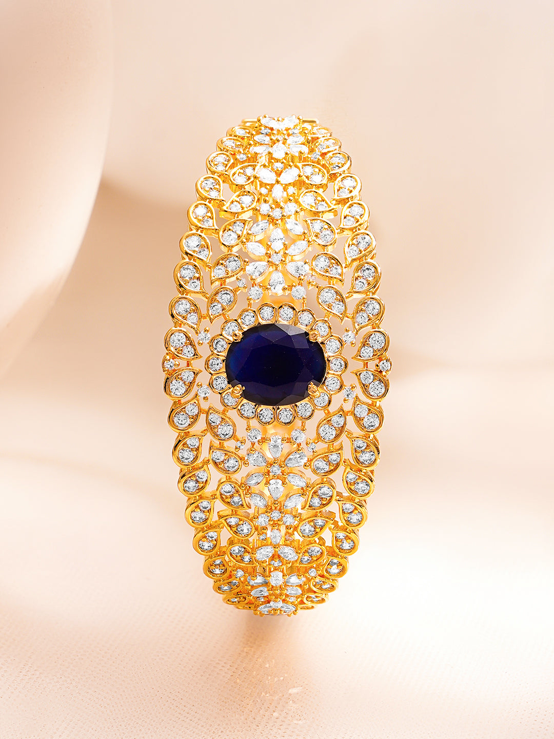 Blue Sapphire Sparkle Gold Statement Bracelet フリーサイズ