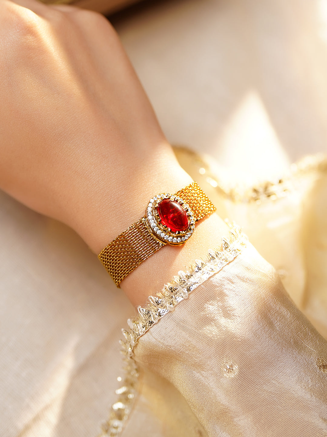 Lux Ruby Gemstone Mesh Statement Bracelet フリーサイズ