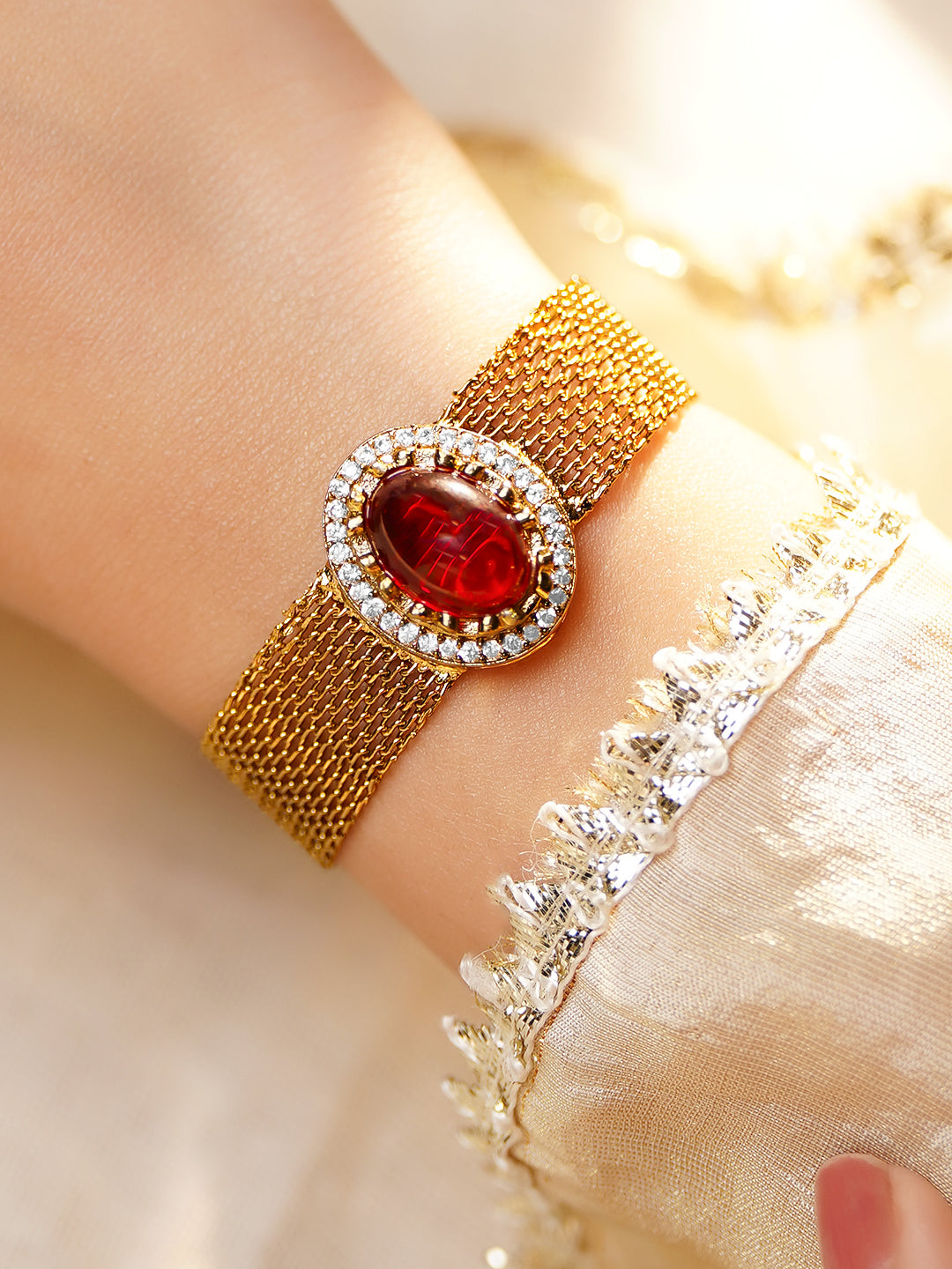 Lux Ruby Gemstone Mesh Statement Bracelet フリーサイズ