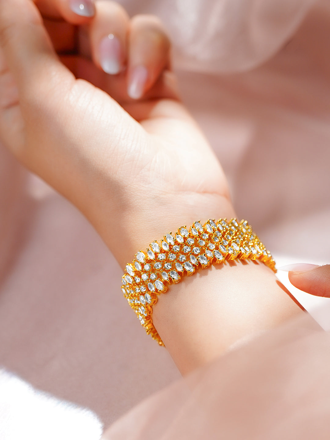 Zirconia Luxe Statement Bracelet フリーサイズ