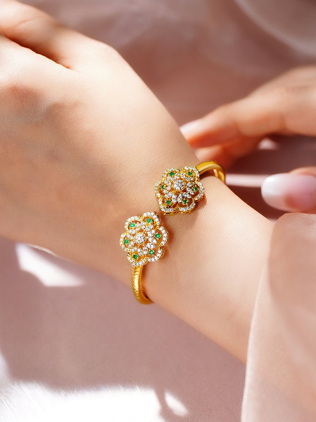 Emerald Cubic Zirconia Floral Cluster Bracelet フリーサイズ