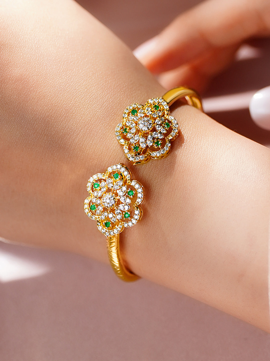 Emerald Cubic Zirconia Floral Cluster Bracelet フリーサイズ