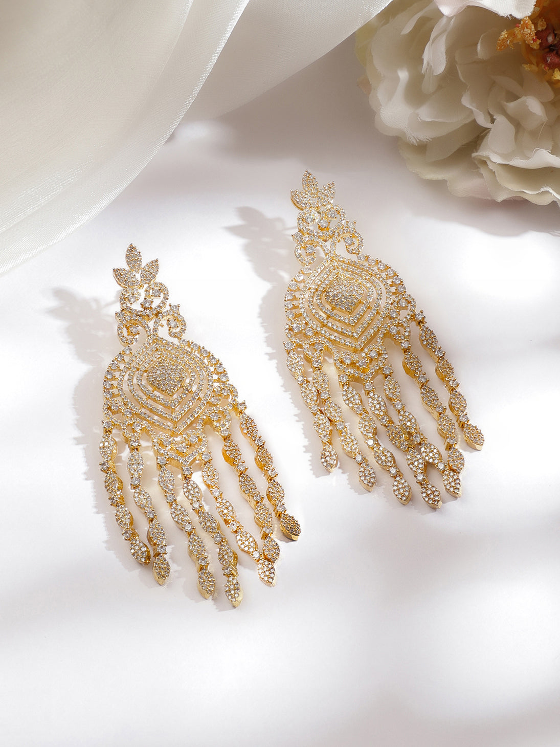 Glitter Trail Dangler Earrings フリーサイズ