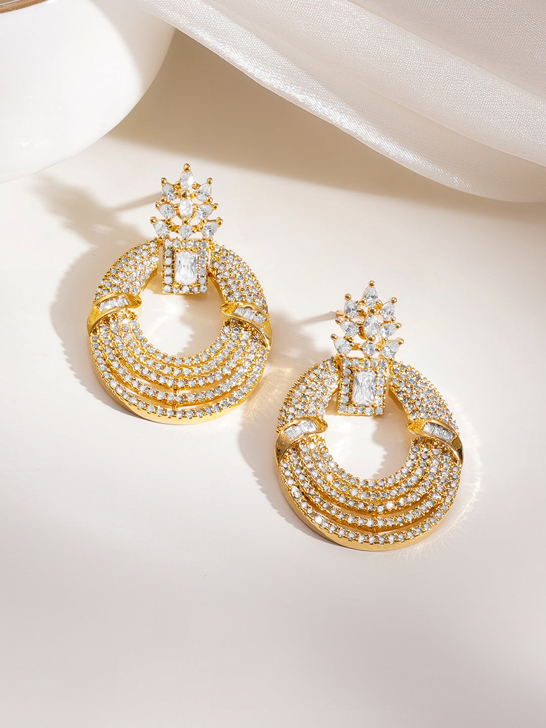 Golden Shimmer Layered Hoop Dangler フリーサイズ