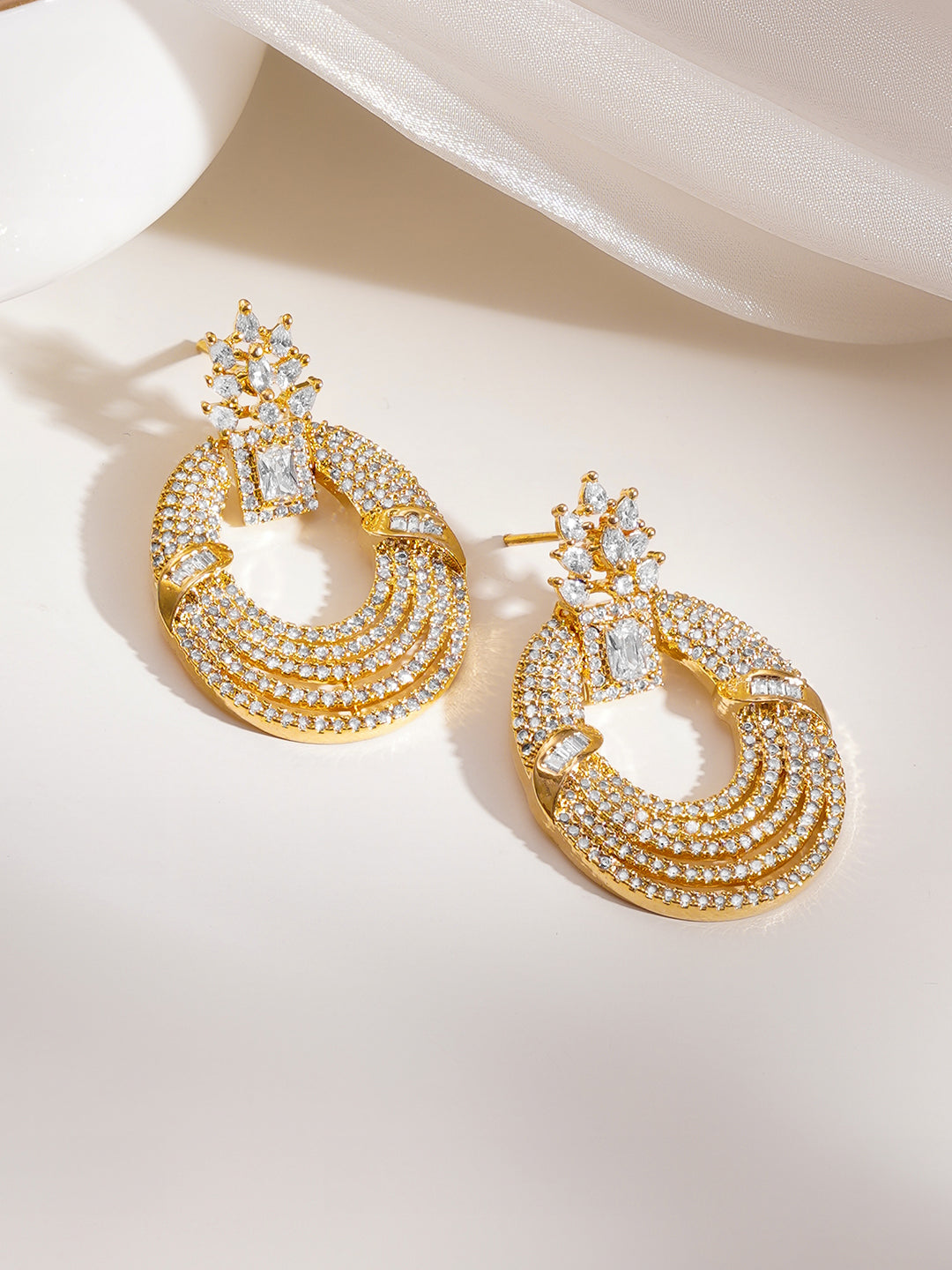 Golden Shimmer Layered Hoop Dangler フリーサイズ