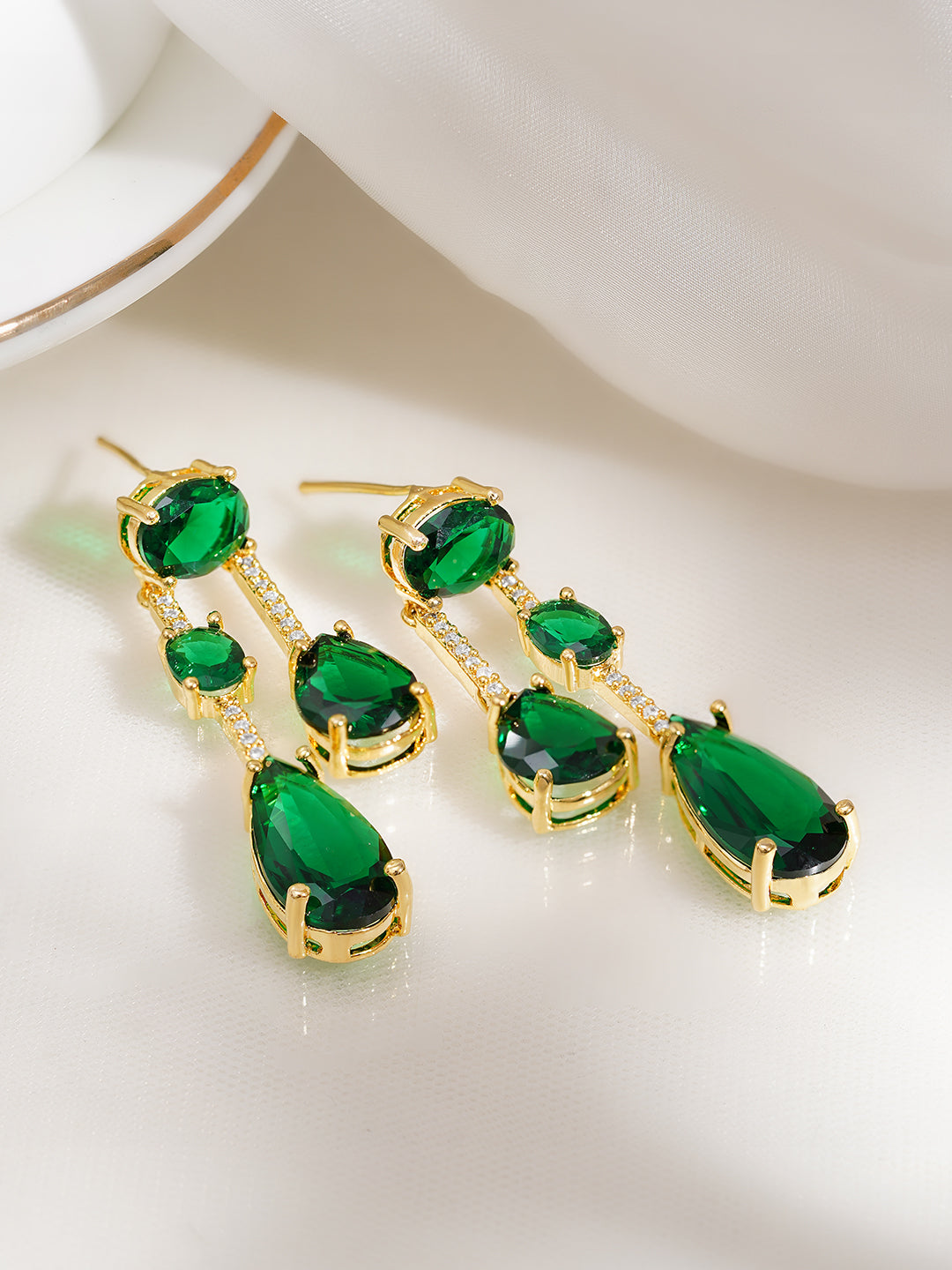 Emerald Glow Crystal Statement Drop Earrings フリーサイズ