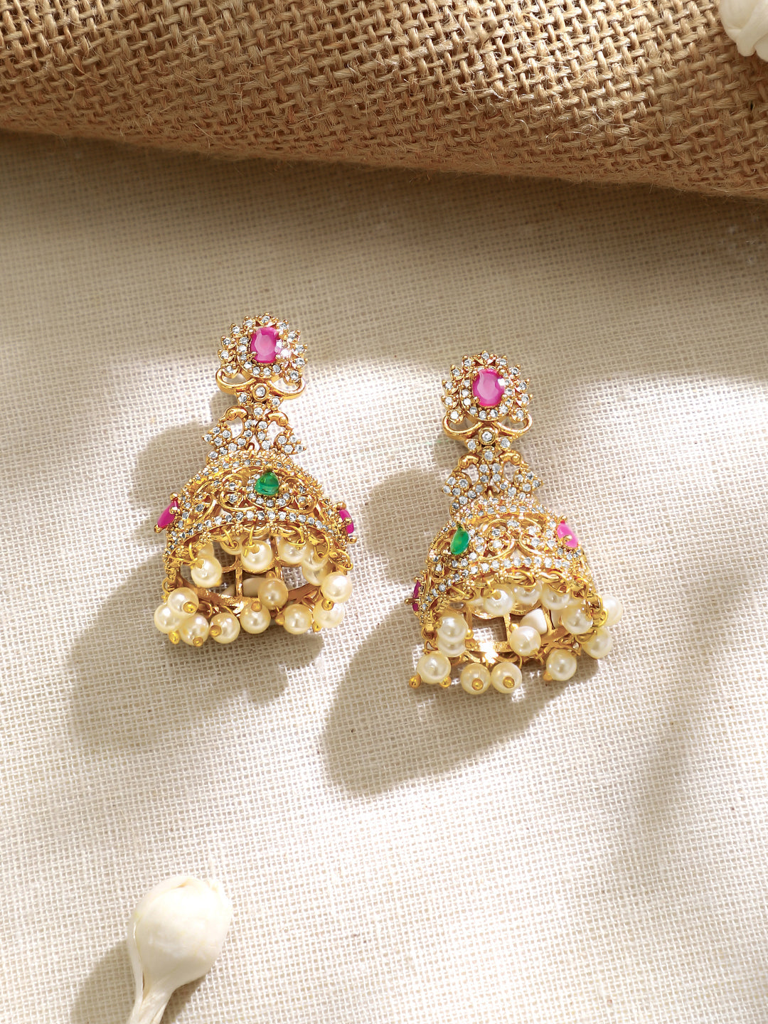 【Rubans】Gold Plated Ruby Emerald Pearl Drop Jhumka Earrings｜ゴールドメッキ ルビー エメラルド パール ドロップ ジュムカピアス