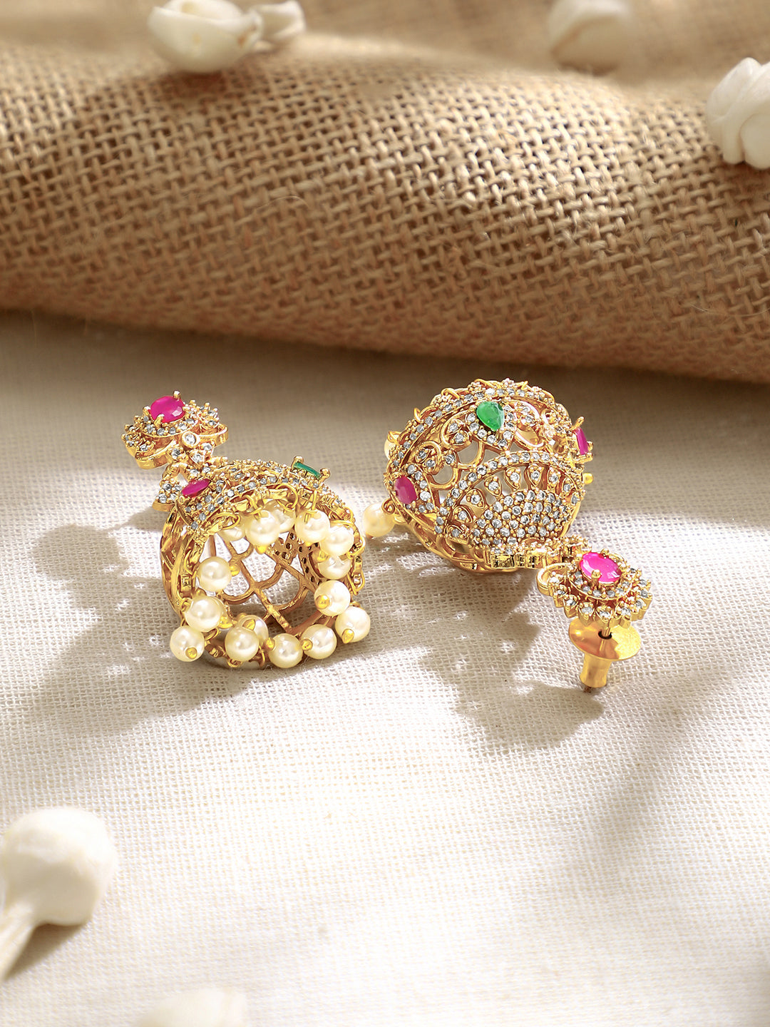 【Rubans】Gold Plated Ruby Emerald Pearl Drop Jhumka Earrings｜ゴールドメッキ ルビー エメラルド パール ドロップ ジュムカピアス