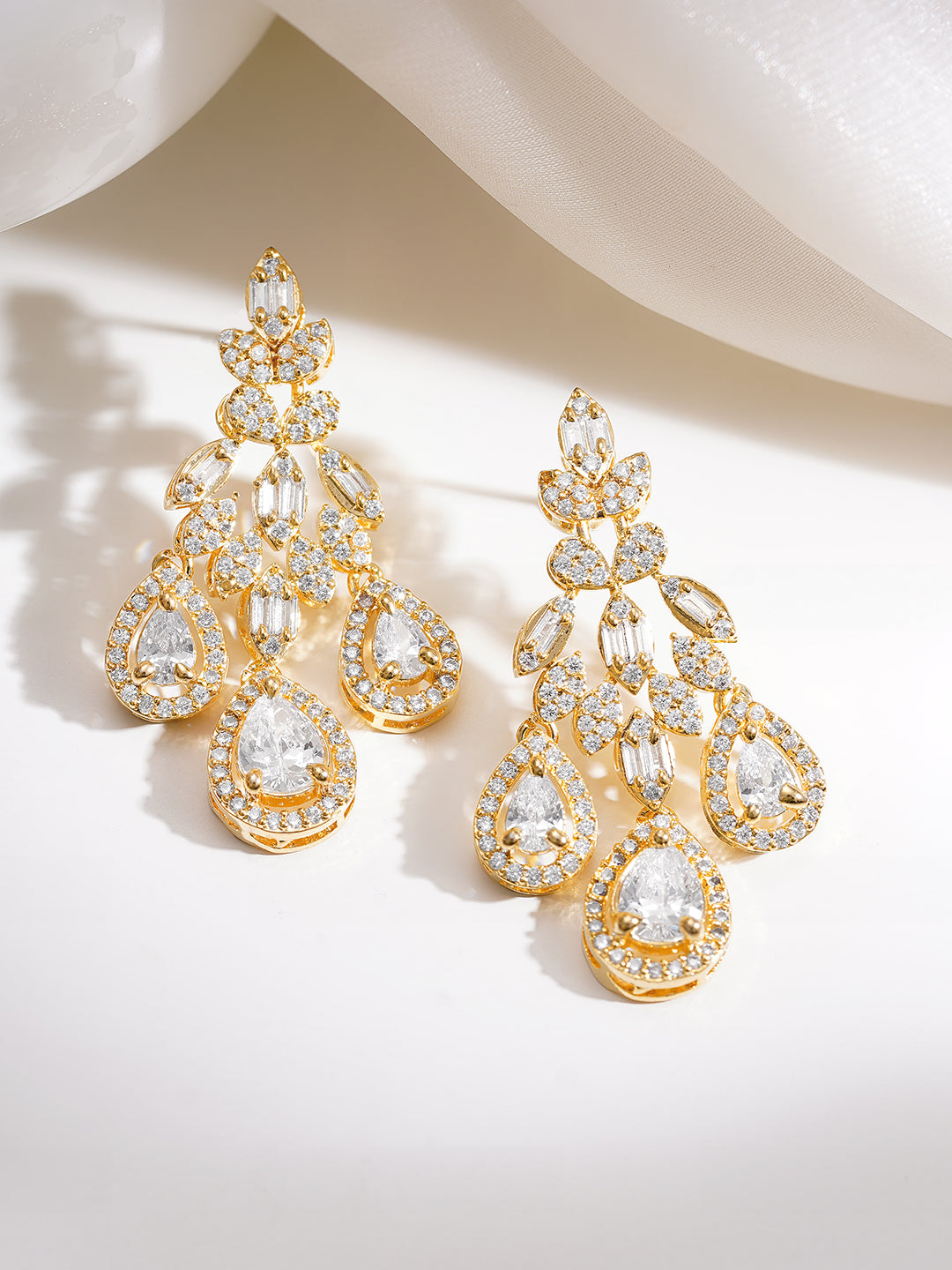 【Rubans】 Gold Plated Teardrop American Diamond Zirconia Dangler Earrings｜ゴールドメッキ ティアドロップ アメリカンダイヤモンド ダングラーイヤリング