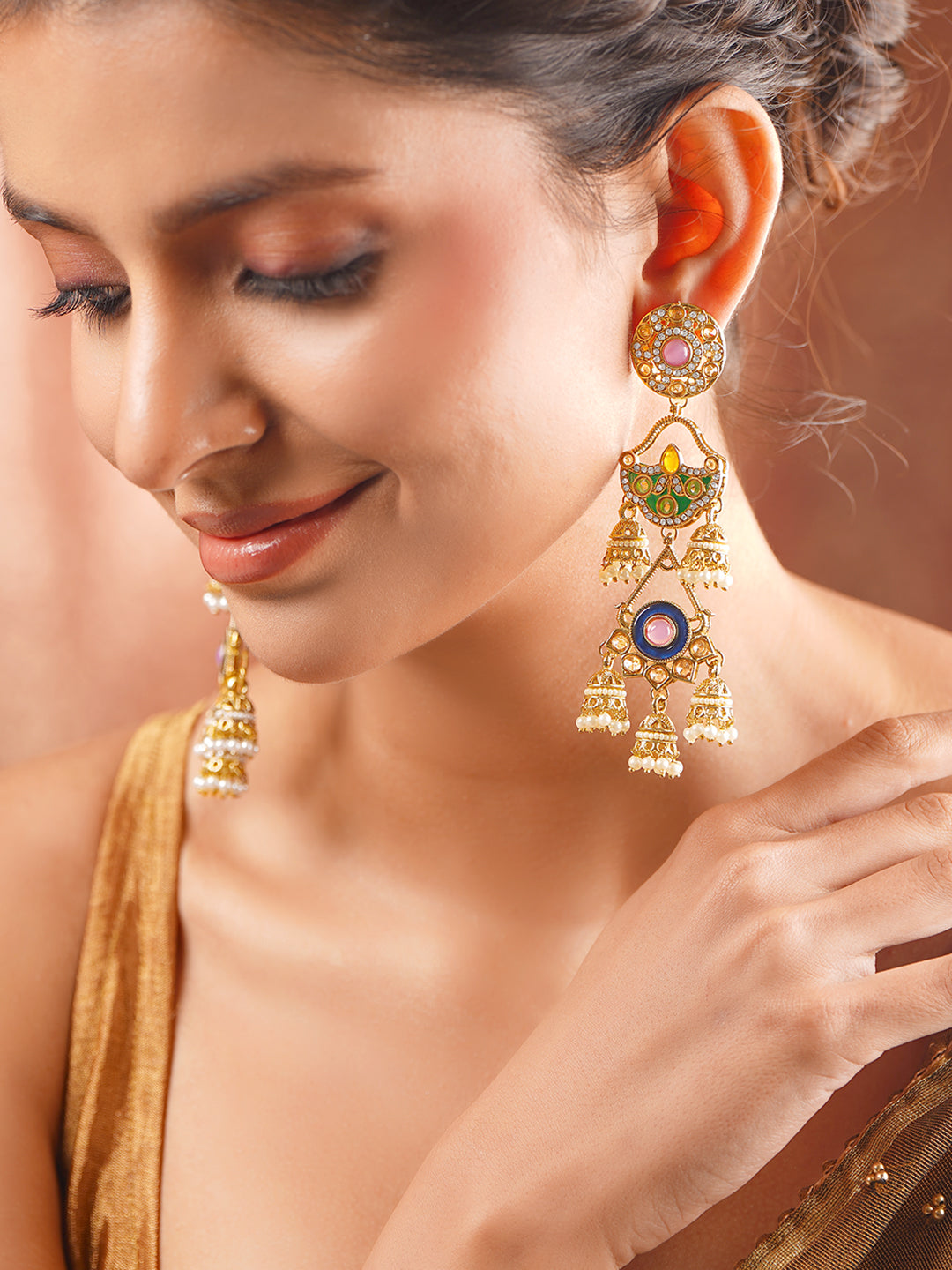 【Rubans】 Gold Plated Multi Layered Pearl Drop Dangler Jhumkas｜ゴールドメッキ マルチレイヤー パールドロップ ダングラー ジュムカ