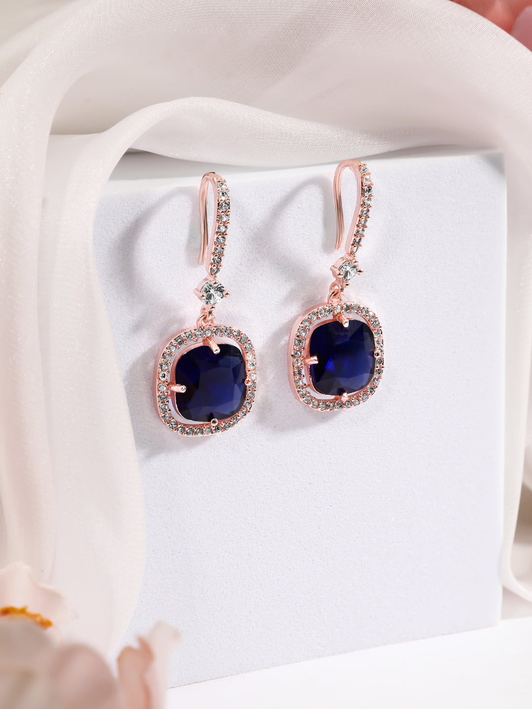 Modern Chic Blue Zirconia Drop Earrings フリーサイズ