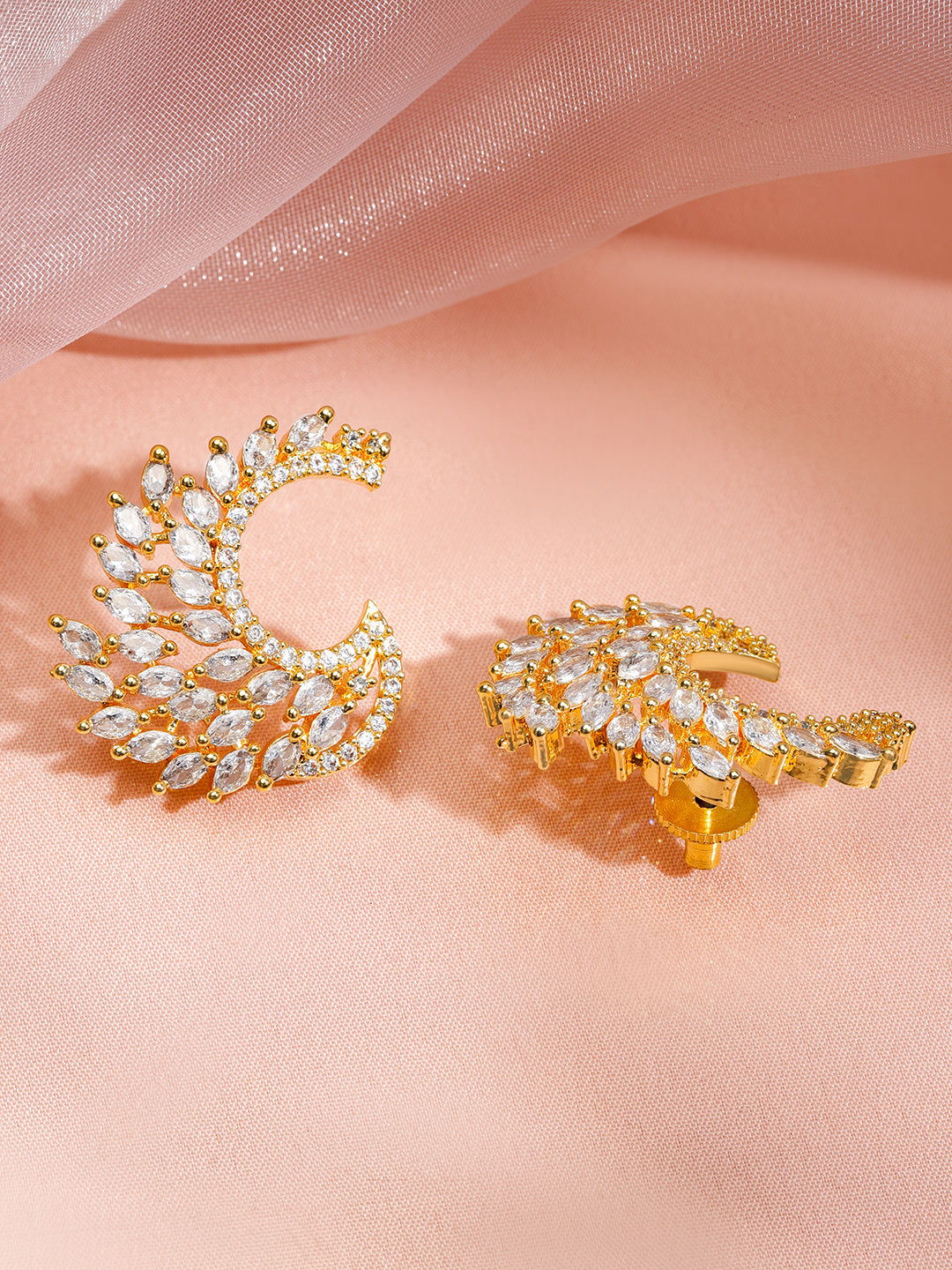 The Feathered Glow Studs フリーサイズ
