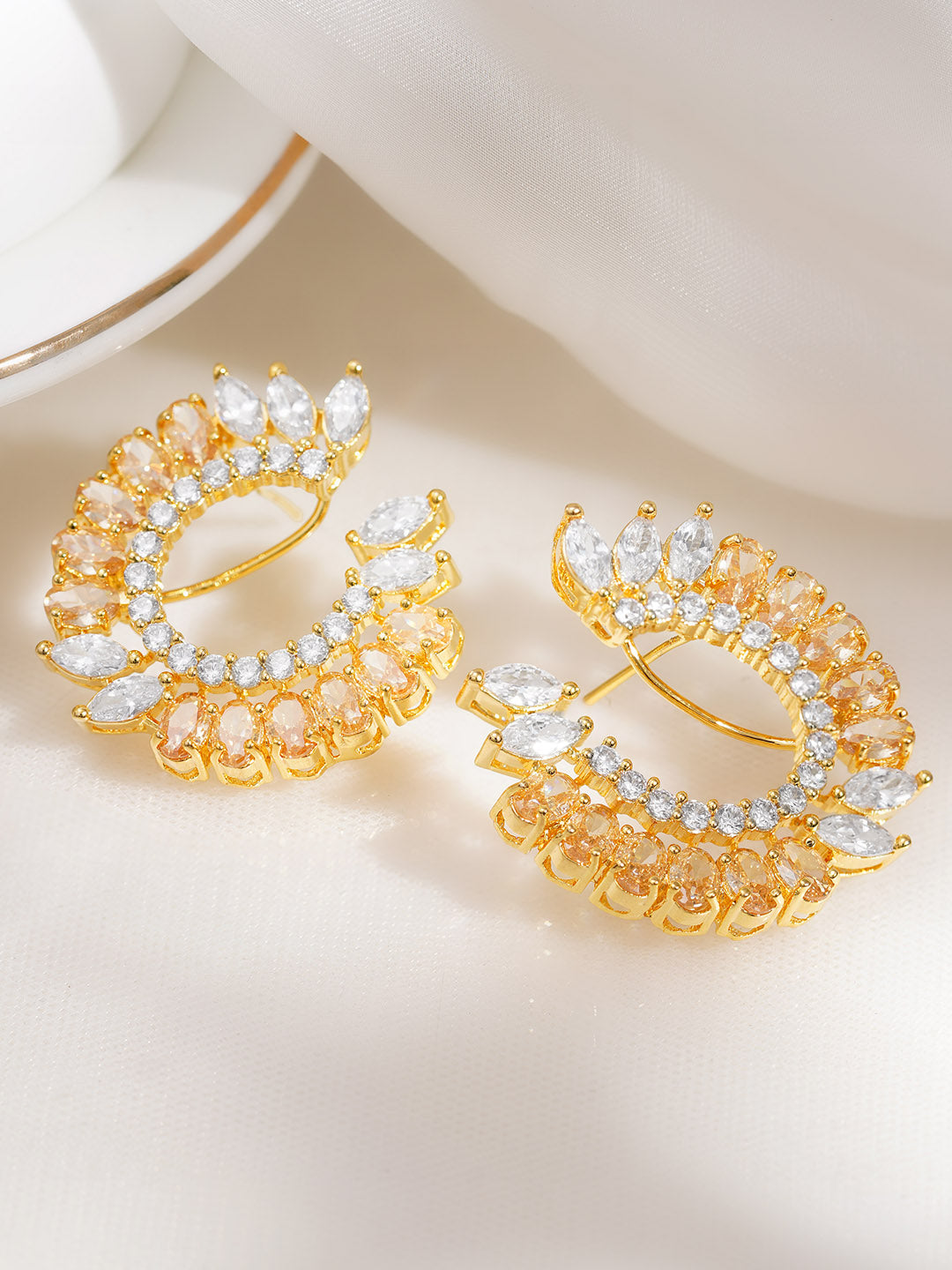 Champagne Glow Crystal Curved Studs フリーサイズ
