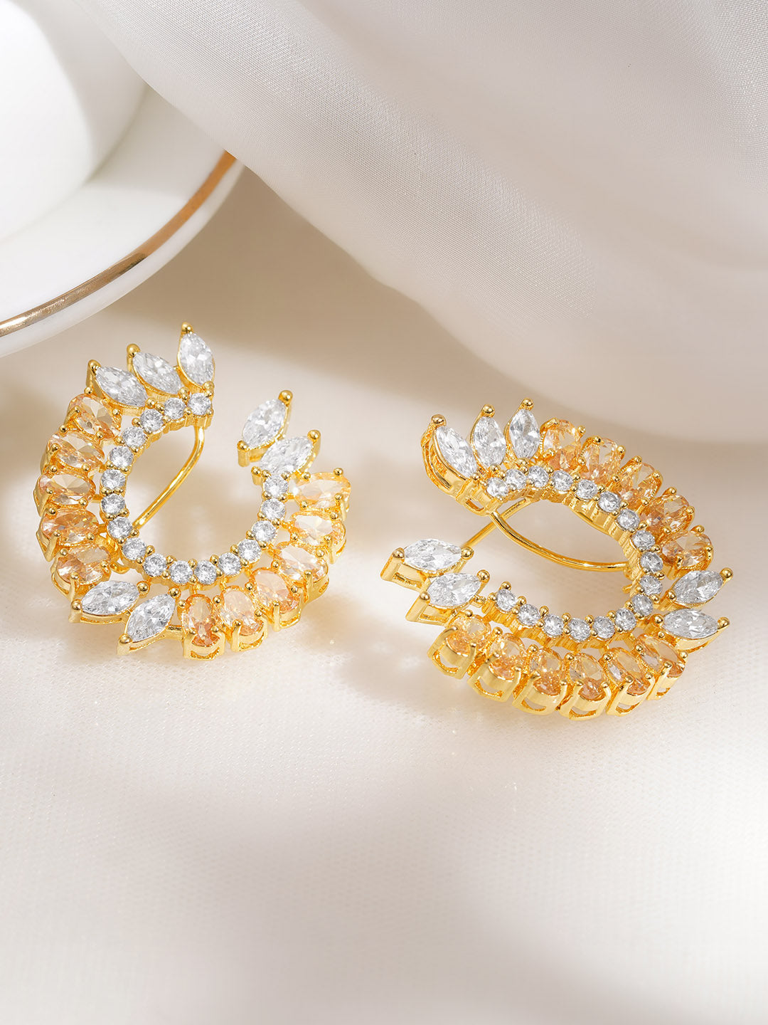 Champagne Glow Crystal Curved Studs フリーサイズ