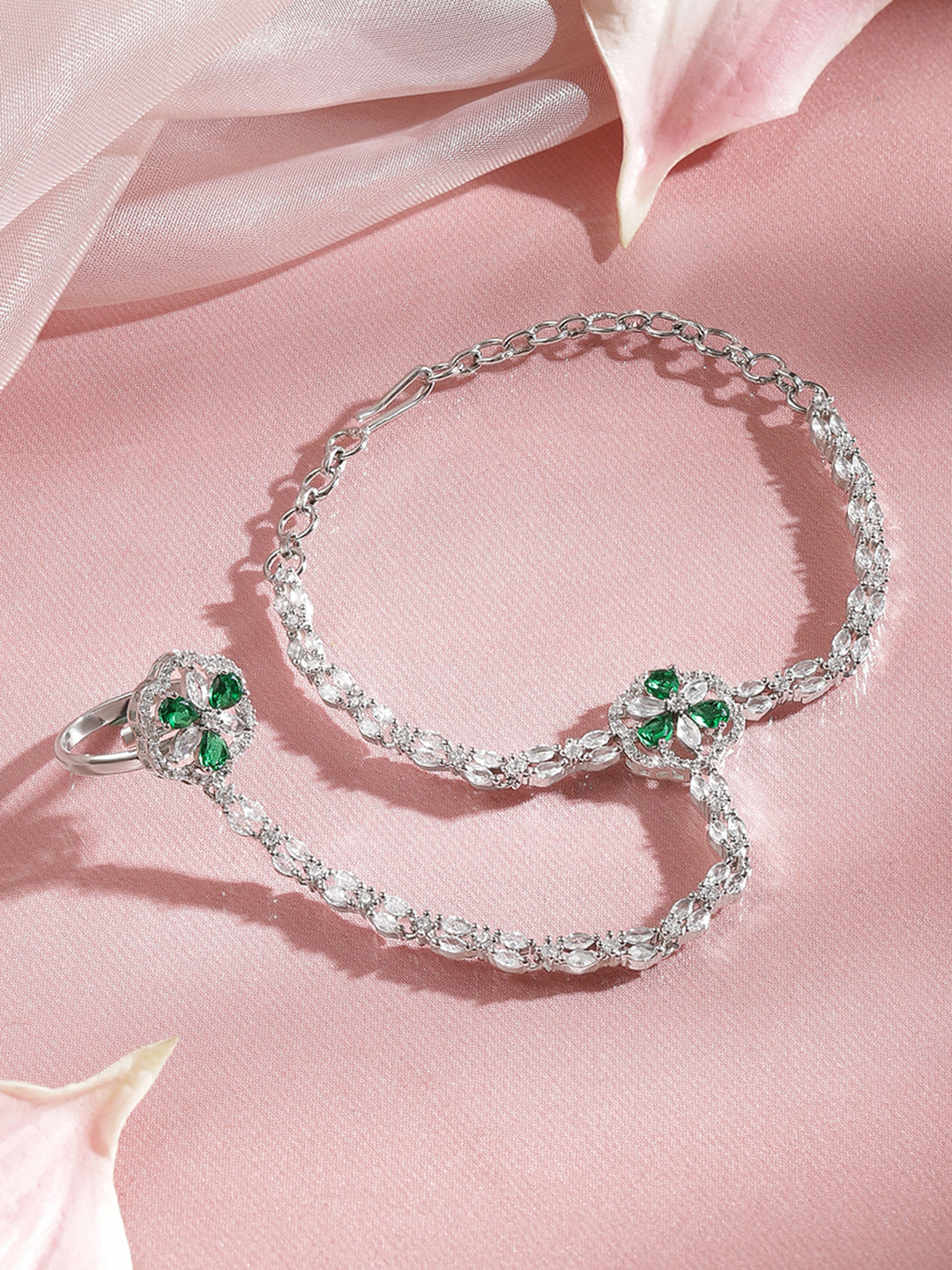 Elegant Emerald Crystal Hathphool Bracelet フリーサイズ