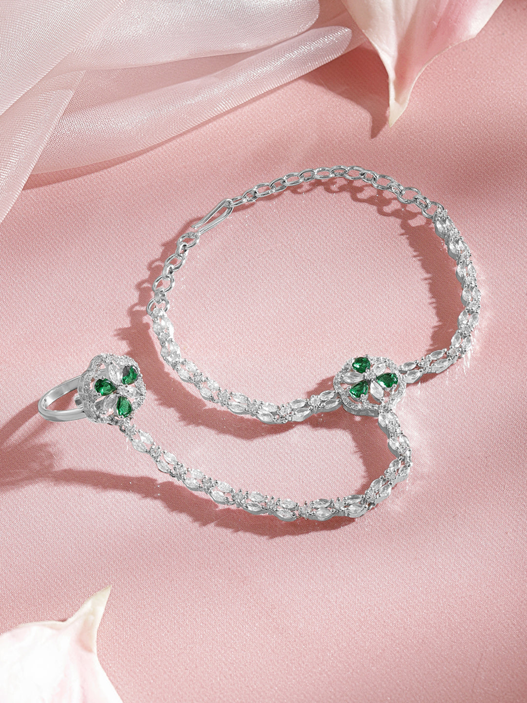 Elegant Emerald Crystal Hathphool Bracelet フリーサイズ