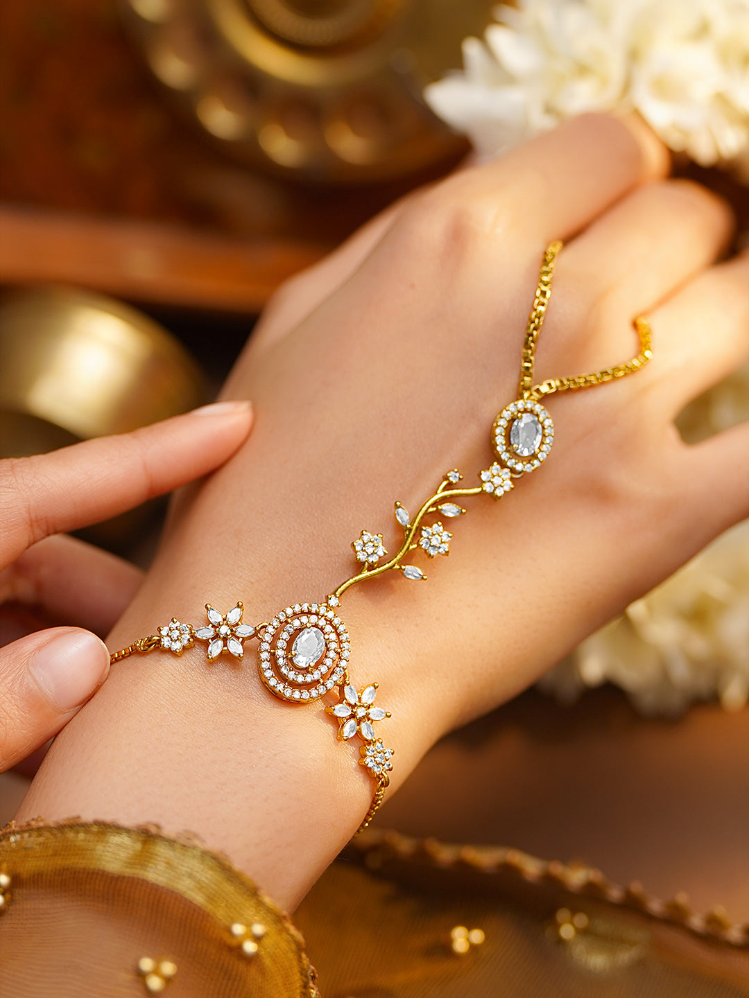 【Rubans】 Gold Plated American Diamond Zirconia Floral Hathphool｜ゴールドメッキ アメリカンダイヤモンド フローラル ハスプール（手の甲飾り）