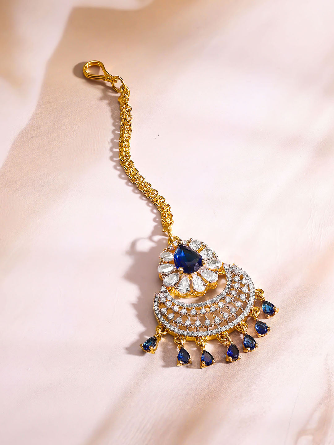 【Rubans】Gold Plated Sapphire Moonlit Crescent Zirconia Maangtikka｜ゴールドメッキ サファイア ムーンリット クレセント ジルコニア マンティッカ