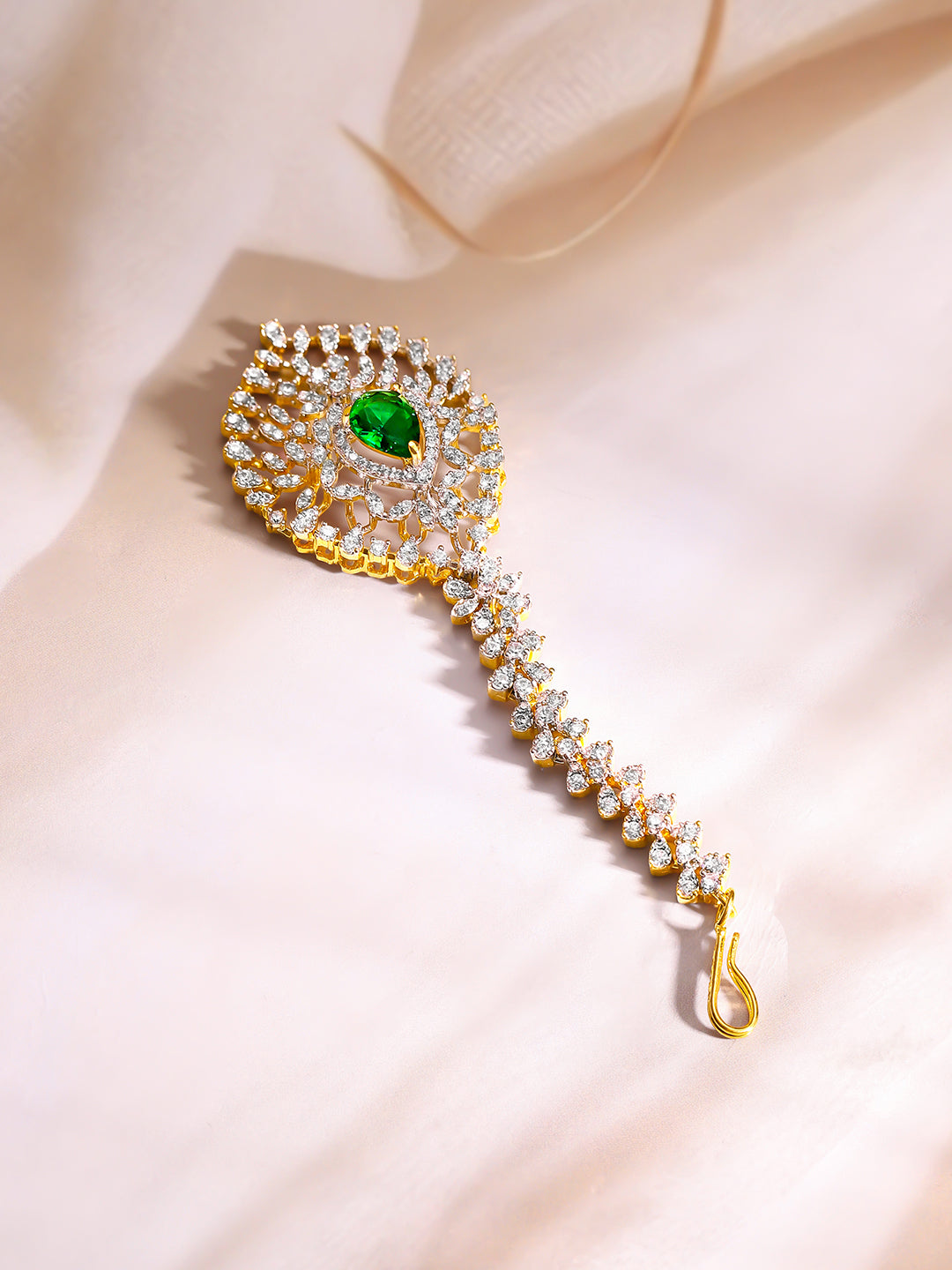 【Rubans】Gold Plated Emerald Plume Cascade Zirconia Maangtikka｜ゴールドメッキ エメラルド プルーム カスケード ジルコニア マンティッカ