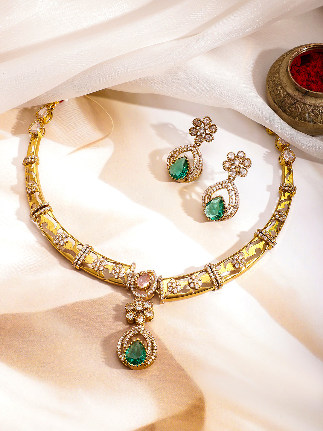 Emerald Rhythm Golden Necklace Set フリーサイズ