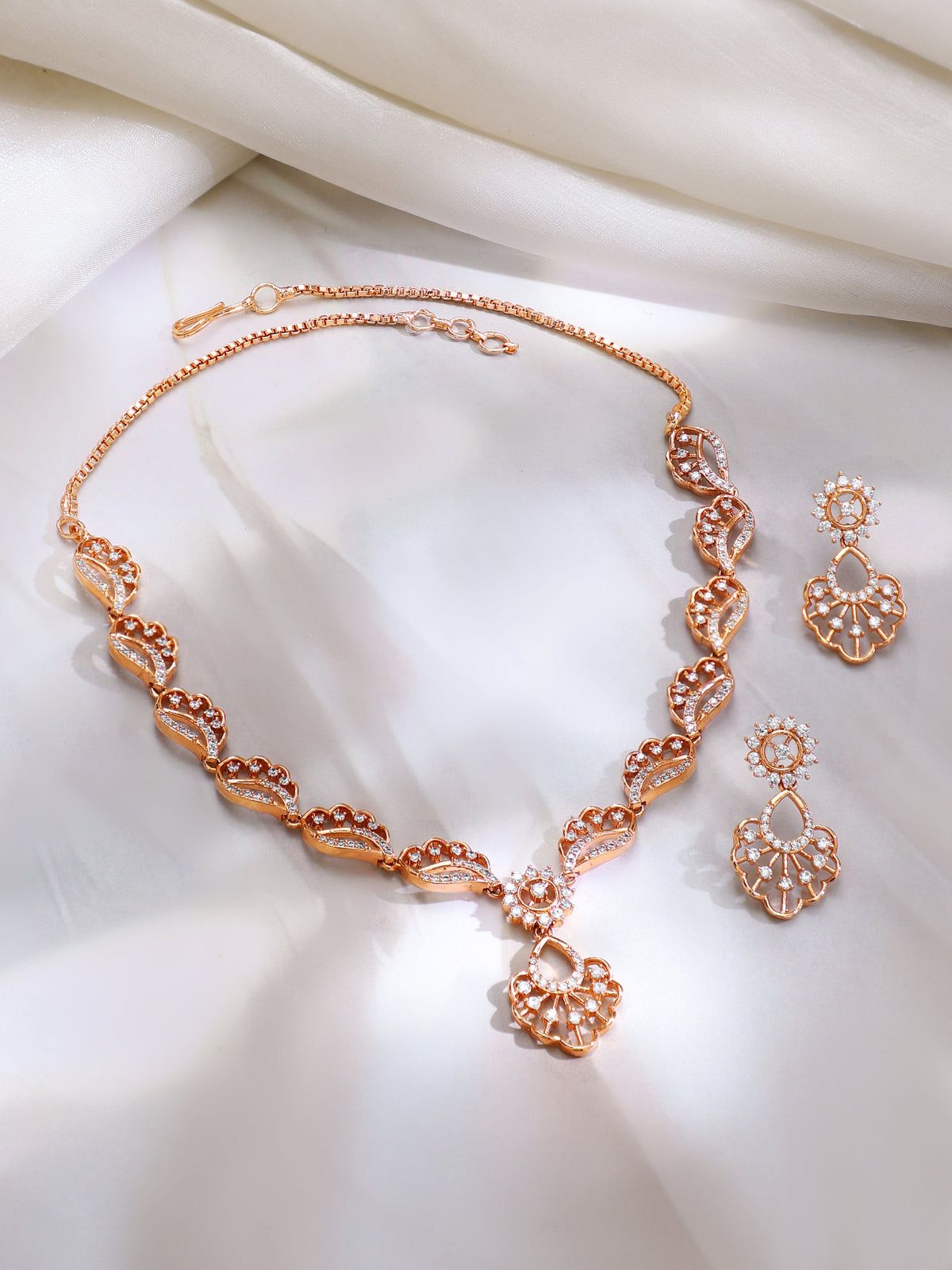 【Rubans】Gold Plated Blush Petal Sparkle Necklace Set｜ゴールドメッキ ブラッシュペタル スパークル ネックレスセット