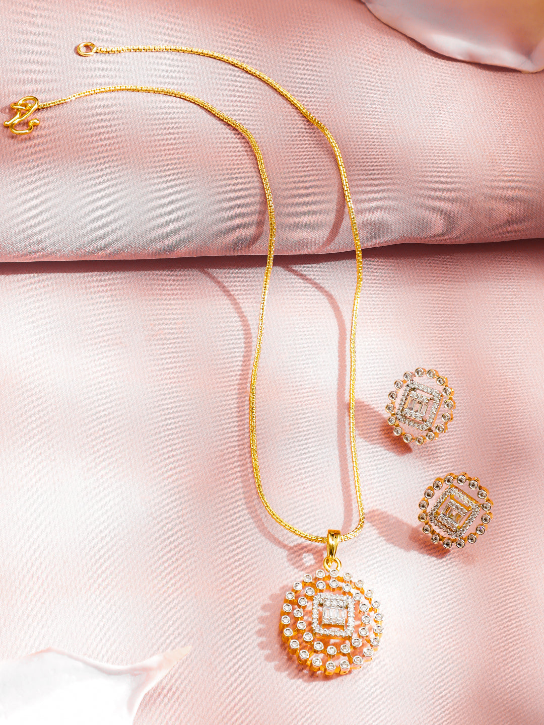 American Diamond Zirconia Studded Pendant Necklace Set フリーサイズ